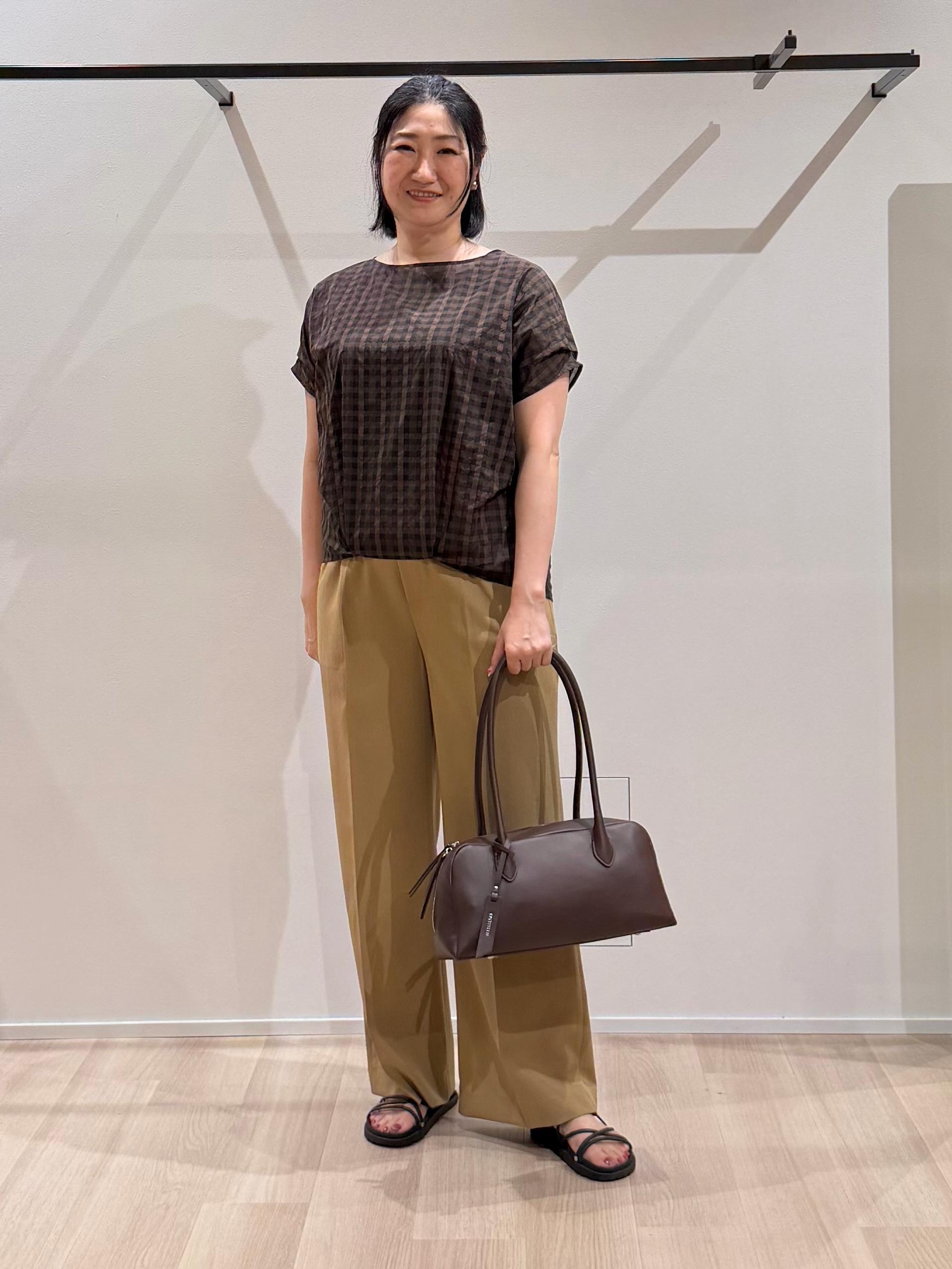 TOMOMIさんの「UNTITLED｜【秋めきシャツ/体型カバー】シアーチェックブラウス」を使ったコーディネート
