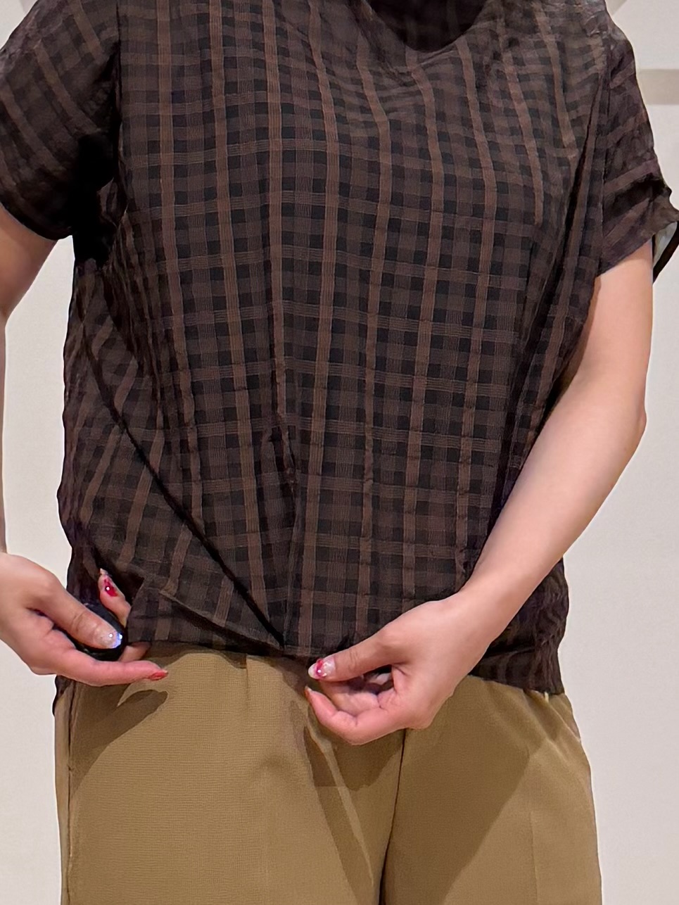TOMOMIさんの「UNTITLED｜【秋めきシャツ/体型カバー】シアーチェックブラウス」を使ったコーディネート