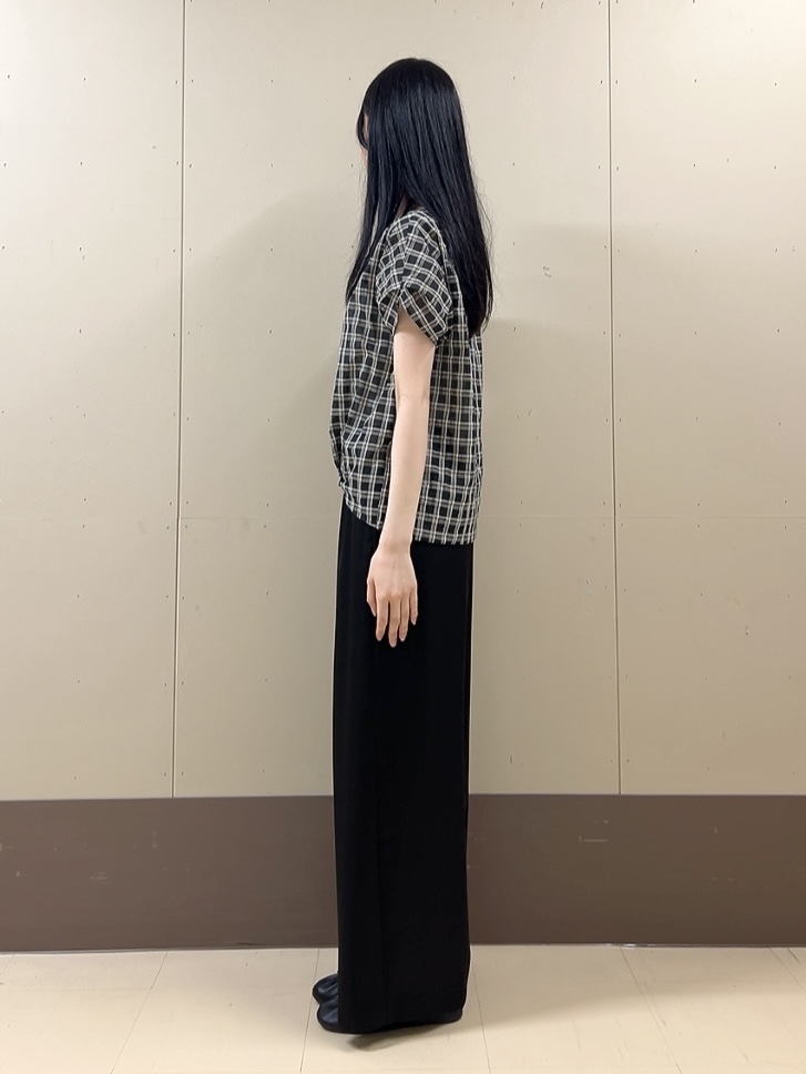 sechiさんの「UNTITLED｜【秋めきシャツ/体型カバー】シアーチェックブラウス」を使ったコーディネート