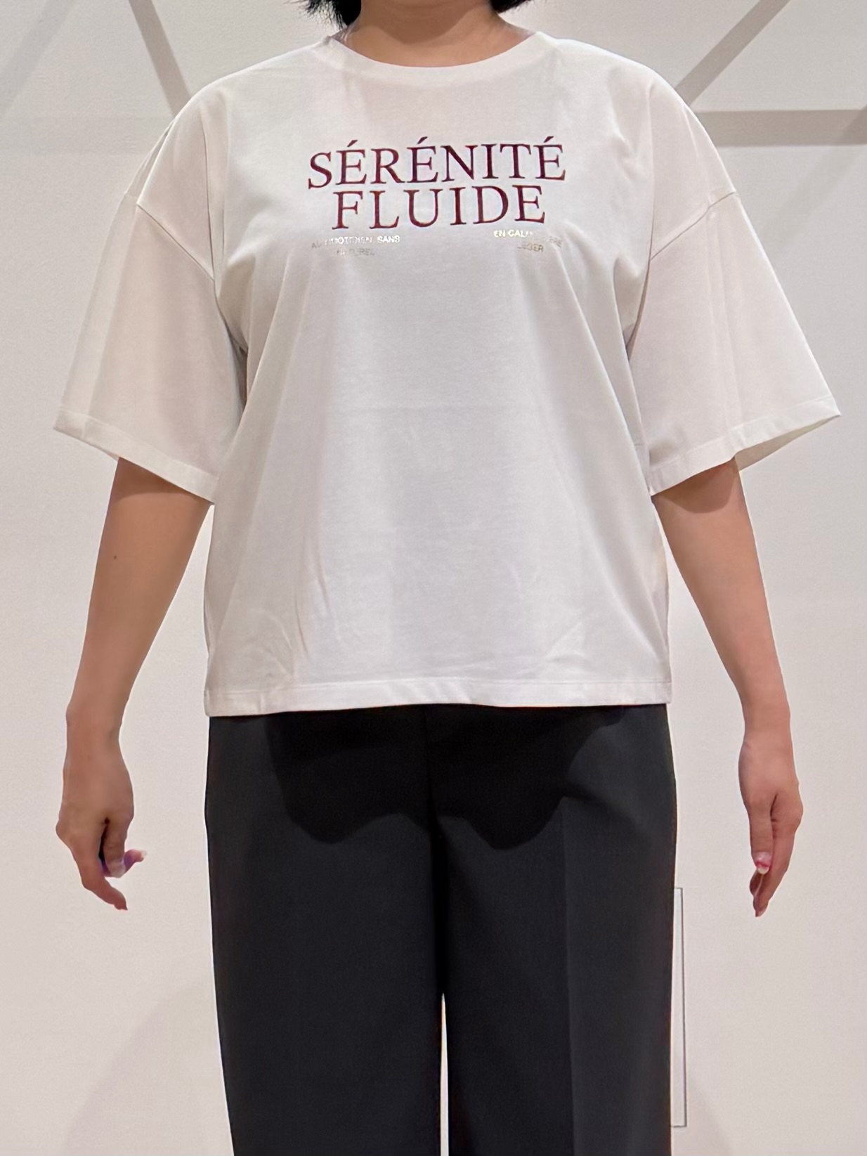TOMOMIさんの「UNTITLED｜【丈感すっきり】ベロアプリントロゴT」を使ったコーディネート