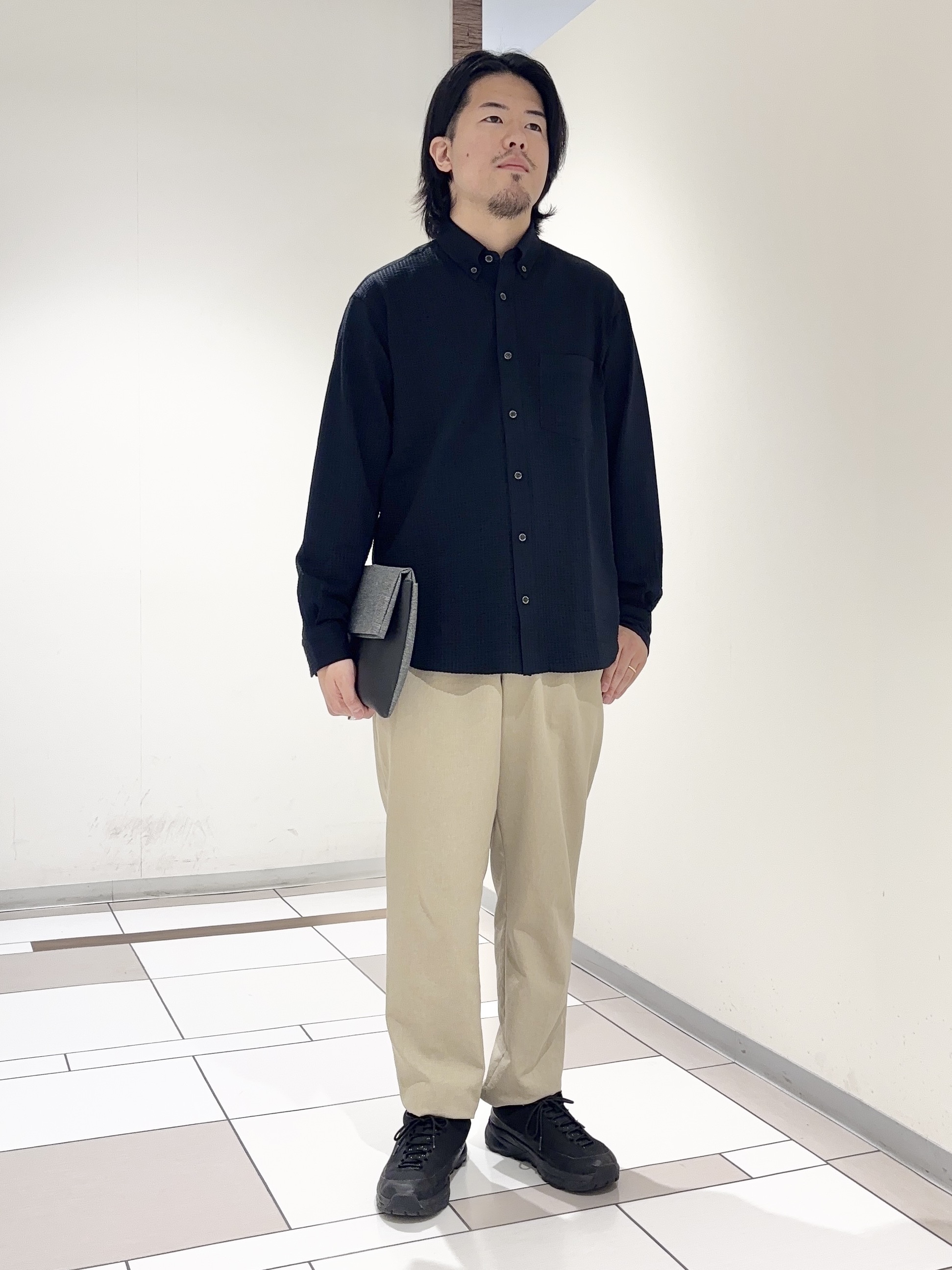 及川さんの「TAKEO KIKUCHI｜【抗菌防臭/シーズンレス】シアサッカー ジャージシャツ」を使ったコーディネート