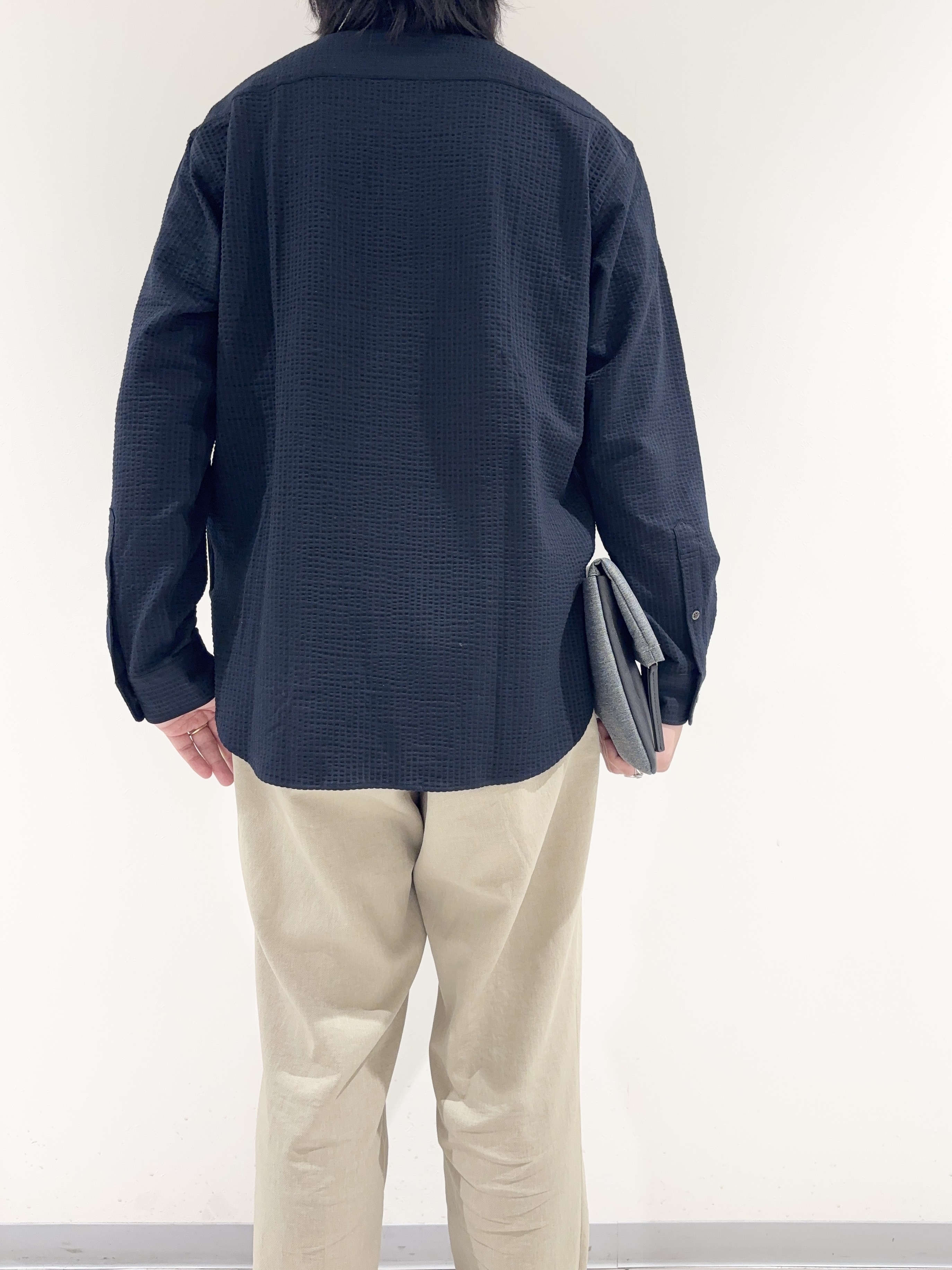 及川さんの「TAKEO KIKUCHI｜【抗菌防臭/シーズンレス】シアサッカー ジャージシャツ」を使ったコーディネート