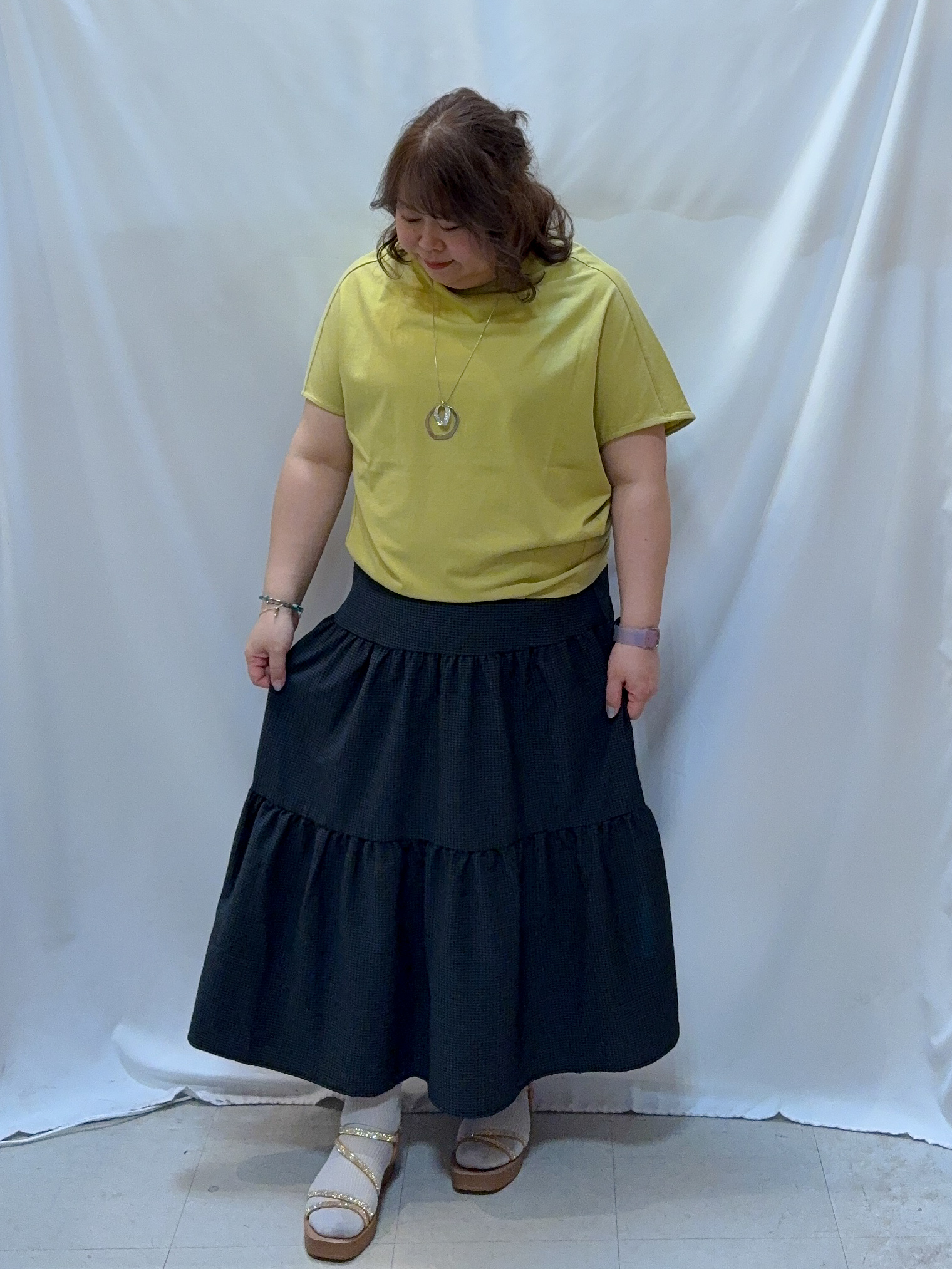 kotoさんさんの「SHOO･LA･RUE｜【洗濯機可/体型カバー】インせず着られる 上品見えのドルマントップス」を使ったコーディネート