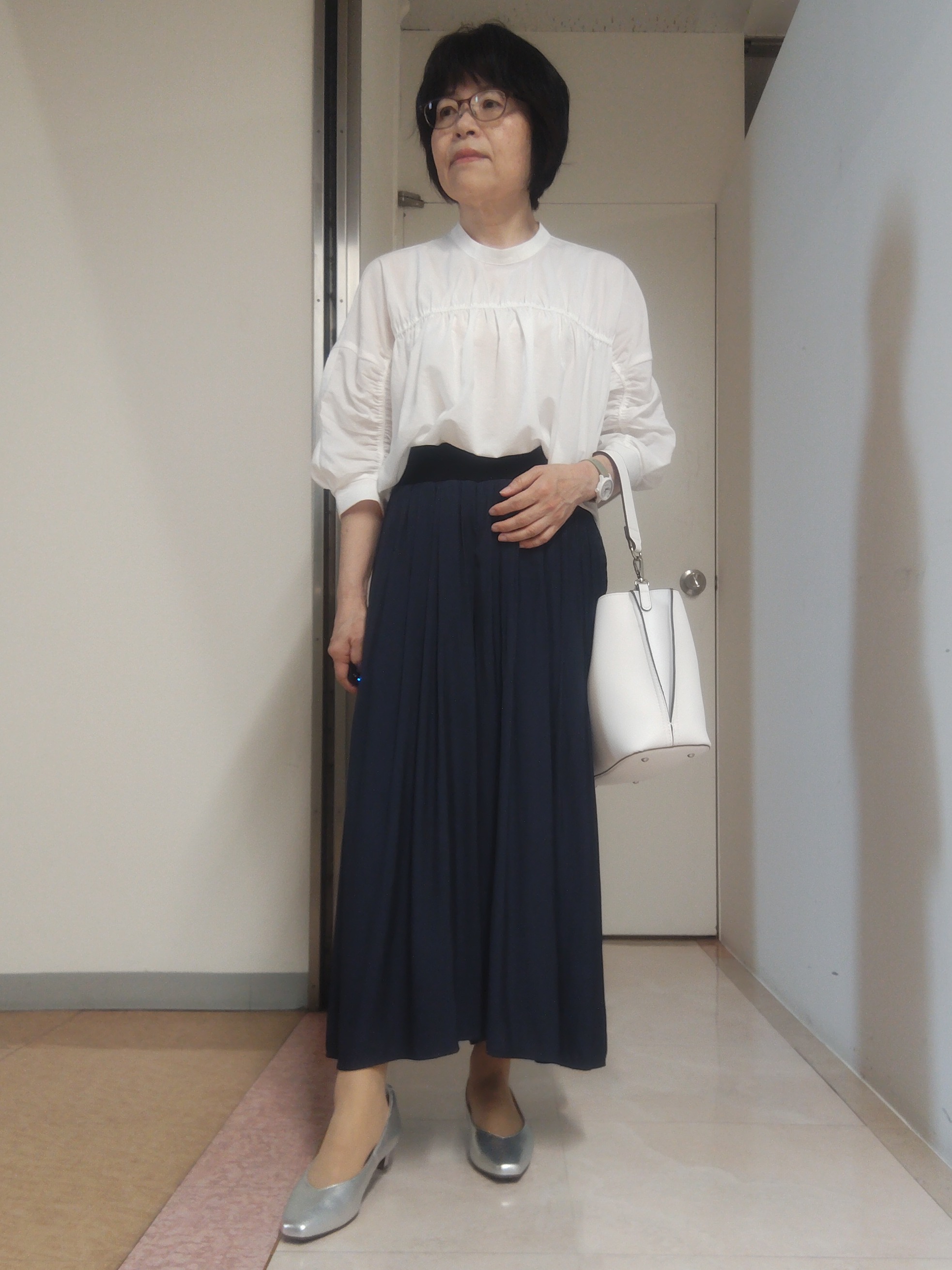 tokuさんの「Reflect｜【手洗い可】プチハイネック ギャザーブラウス」を使ったコーディネート