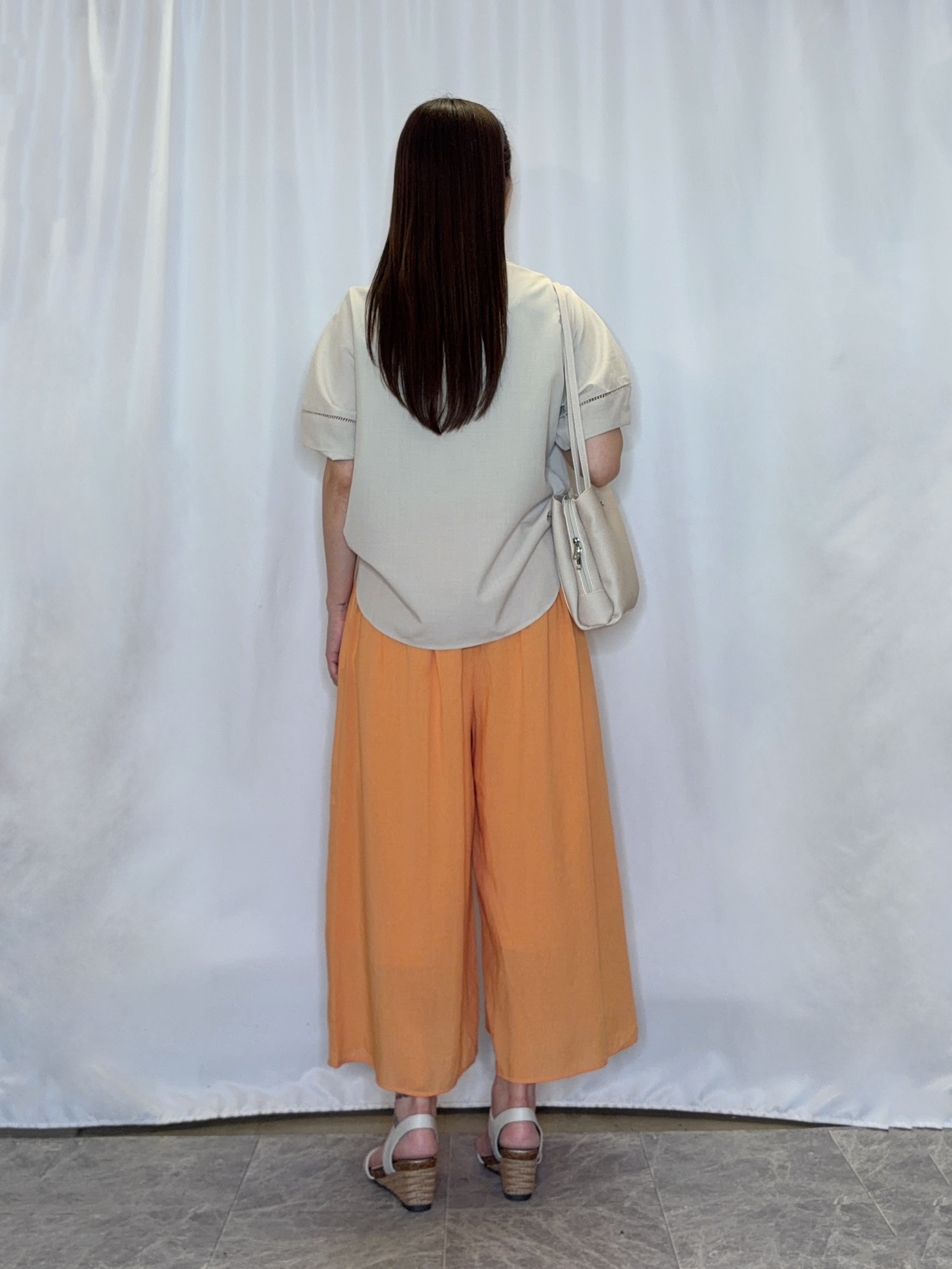 おうめさんの「SHOO･LA･RUE｜【洗濯後しわになりにくい/インせずきまる】シンプルだけど女性らしい 麻調スキッパーブラウス」を使ったコーディネート
