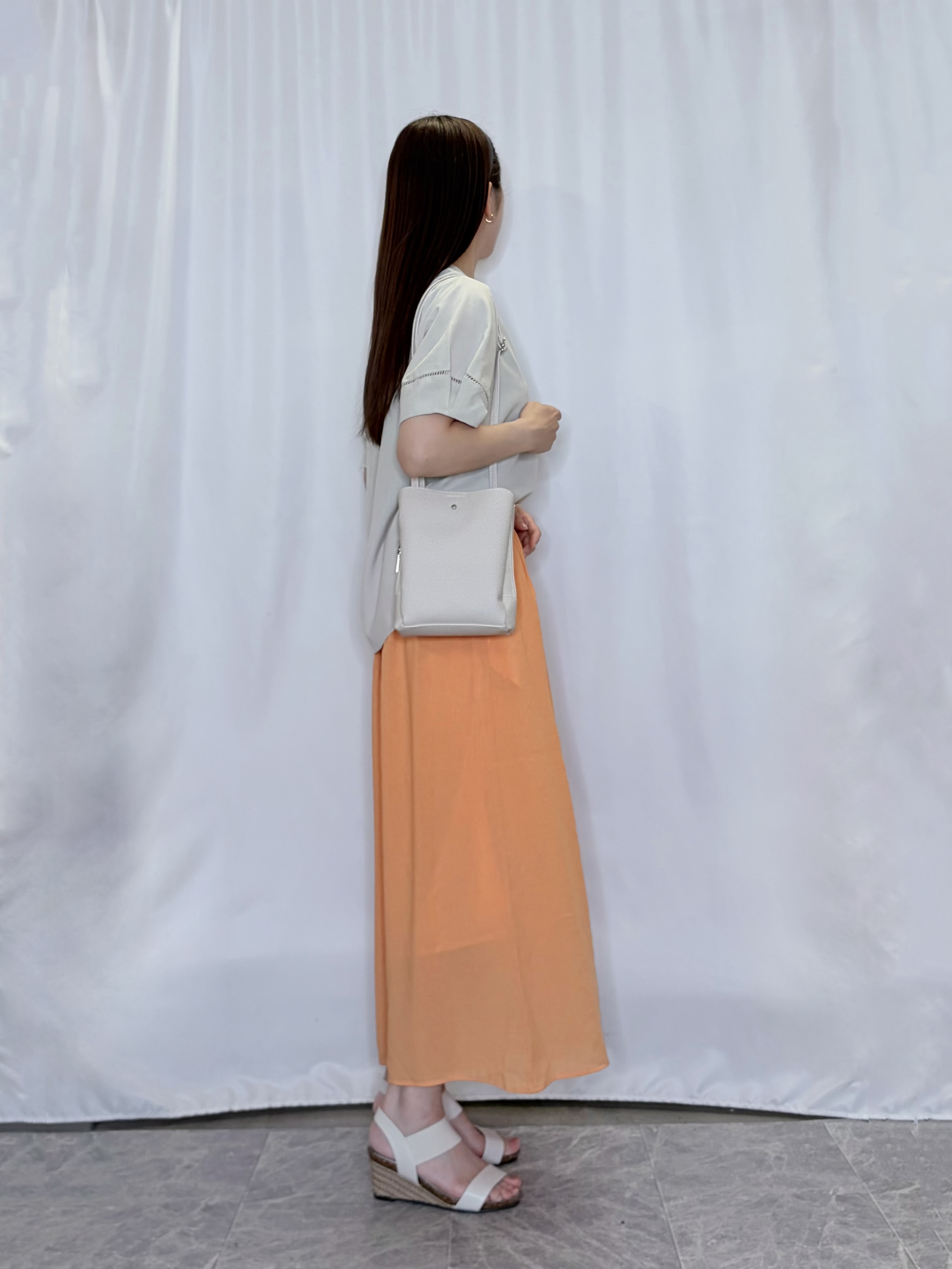 おうめさんの「SHOO･LA･RUE｜【洗濯後しわになりにくい/インせずきまる】シンプルだけど女性らしい 麻調スキッパーブラウス」を使ったコーディネート