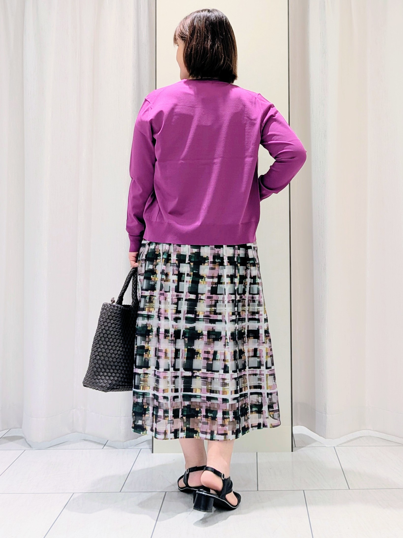 Onumaさんの「UNTITLED｜【アンサンブル可/きれいめ/通勤】コンパクト5分袖ニット」を使ったコーディネート