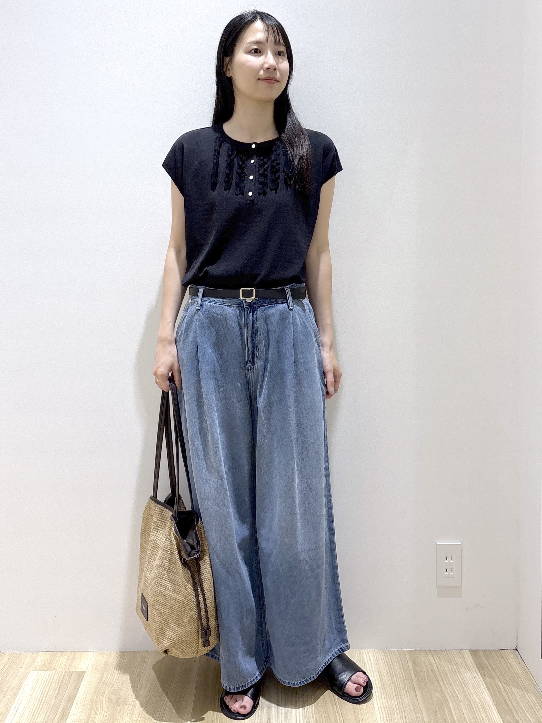 sachikoさんの「OPAQUE.CLIP｜【UV】フリルフレンチスリーブニット《接触冷感／洗濯機OK》」を使ったコーディネート