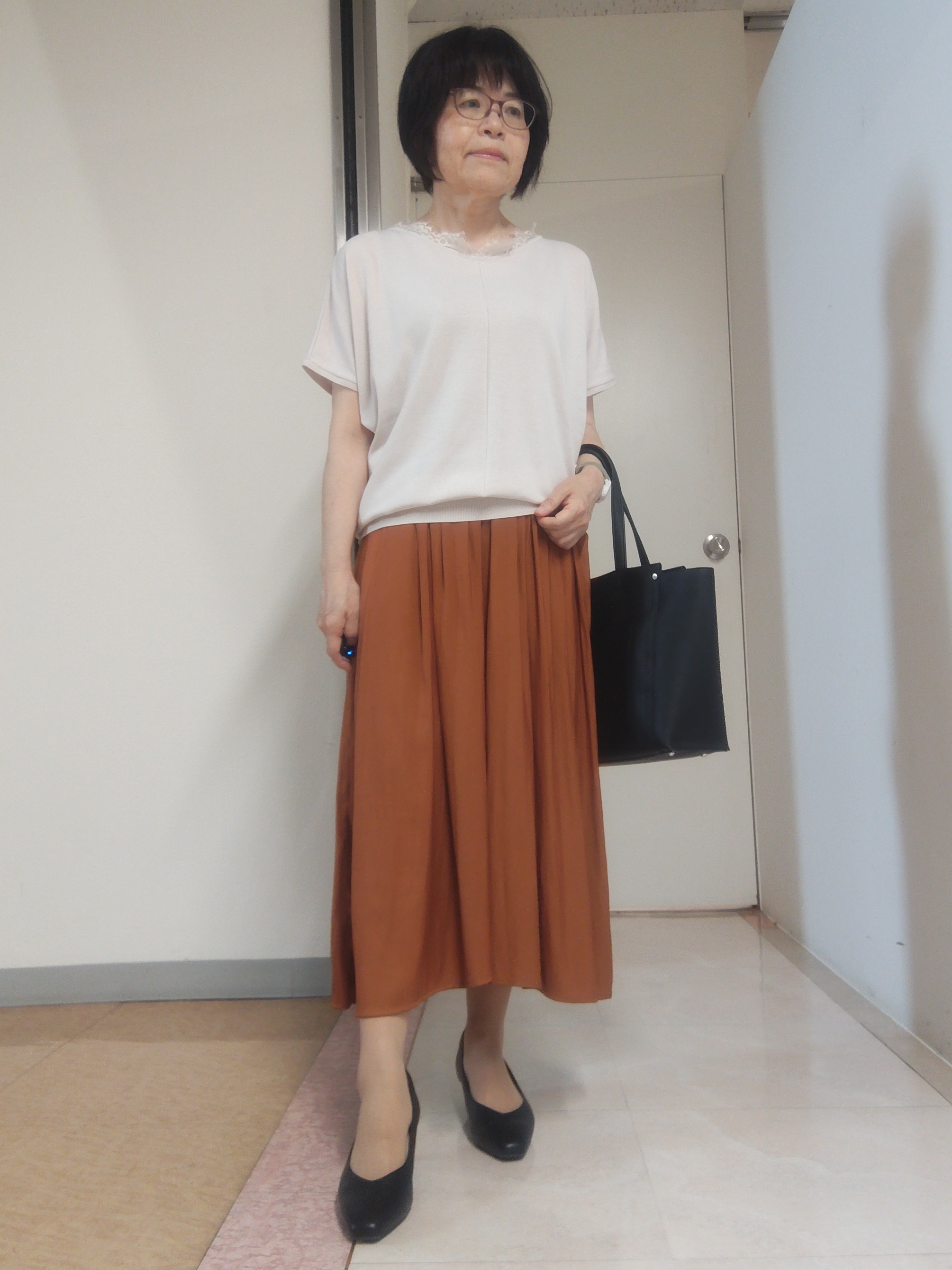 tokuさんの「Reflect｜【二の腕カバー／手洗い可】ネックレース フレンチスリーブニット」を使ったコーディネート