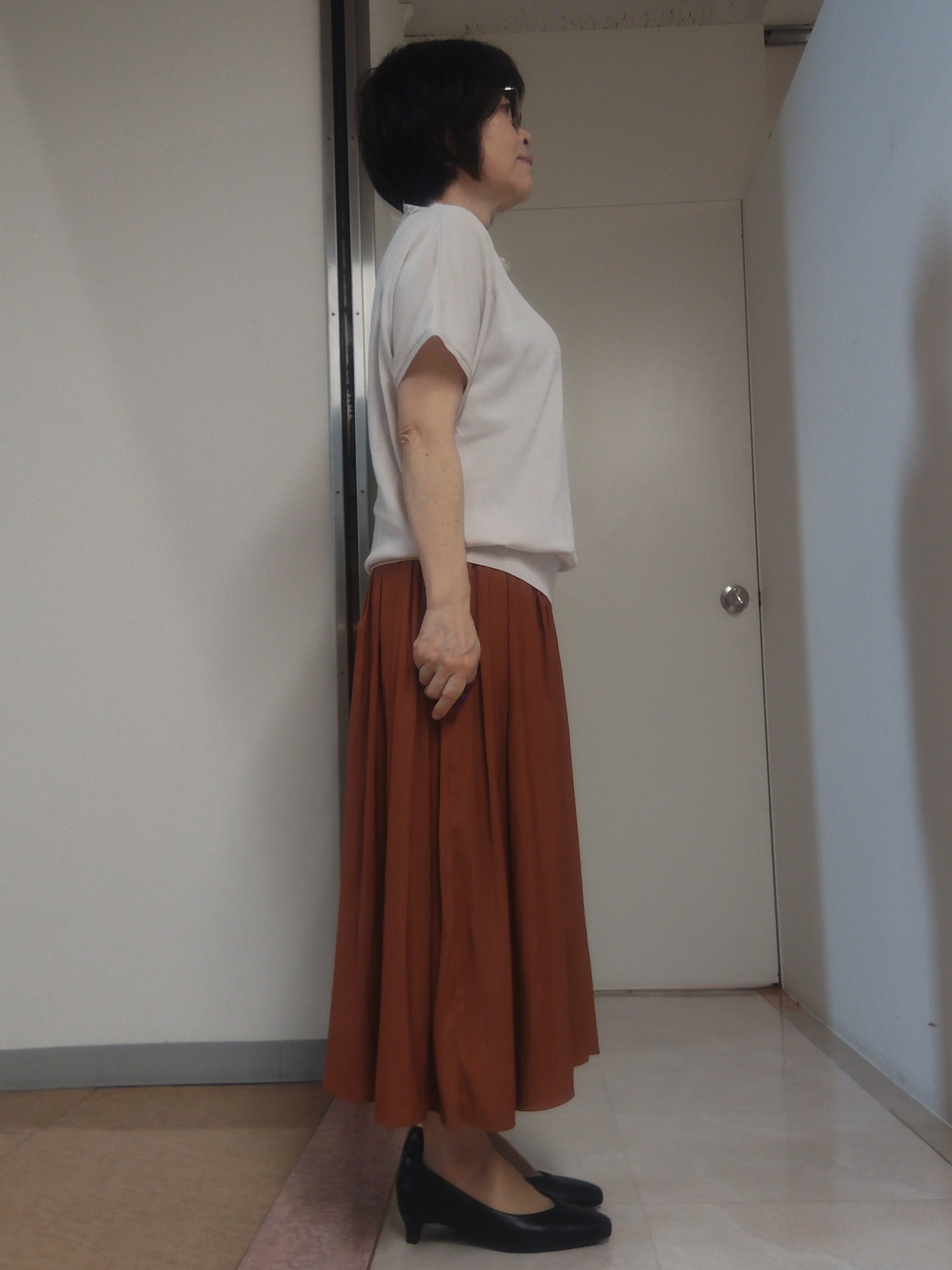 tokuさんの「Reflect｜【二の腕カバー／手洗い可】ネックレース フレンチスリーブニット」を使ったコーディネート