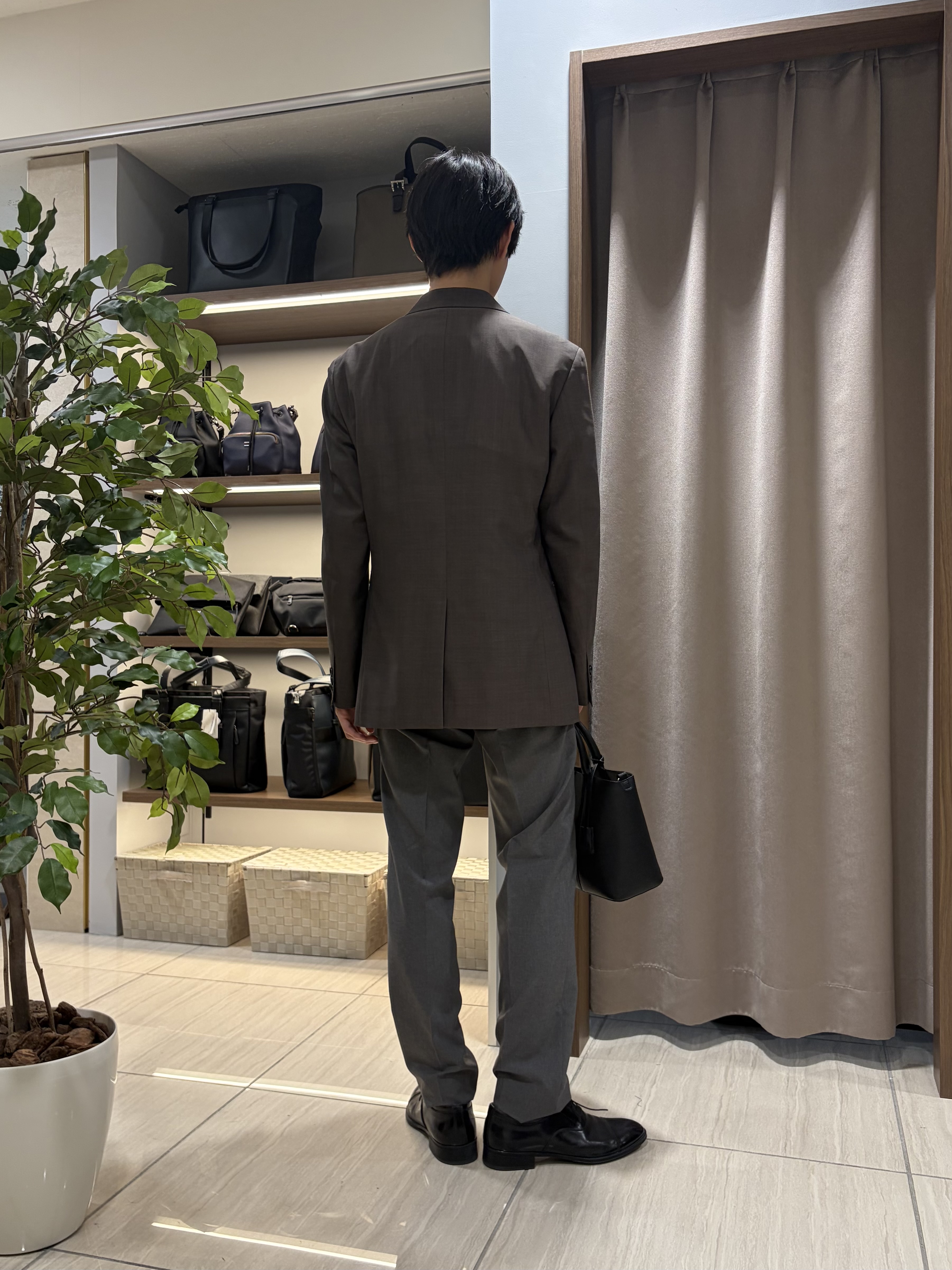 hiroさんの「TAKEO KIKUCHI｜【BOWLER HAT LABEL】トロピカルシャンブレージャケット」を使ったコーディネート