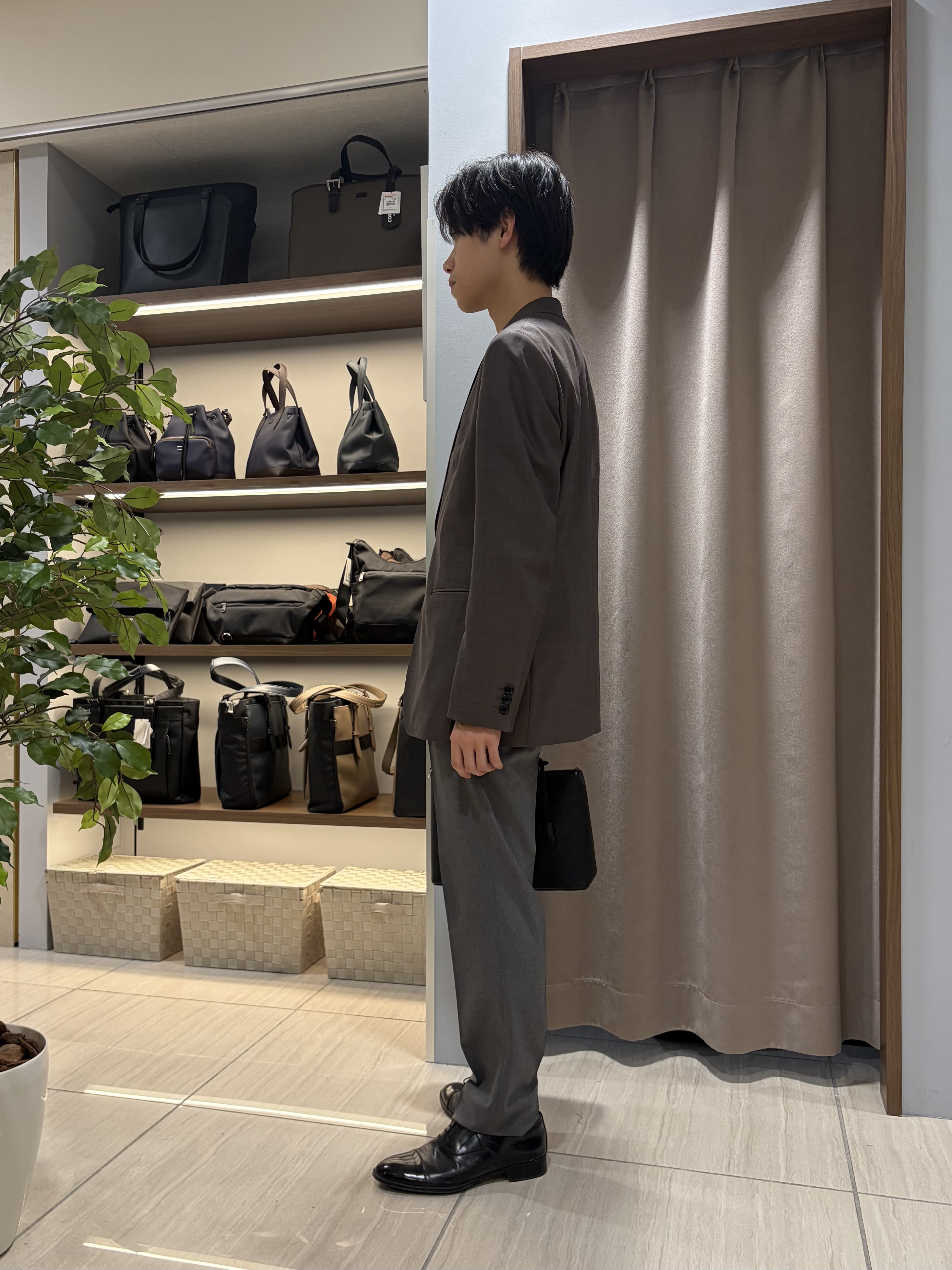hiroさんの「TAKEO KIKUCHI｜【BOWLER HAT LABEL】トロピカルシャンブレージャケット」を使ったコーディネート