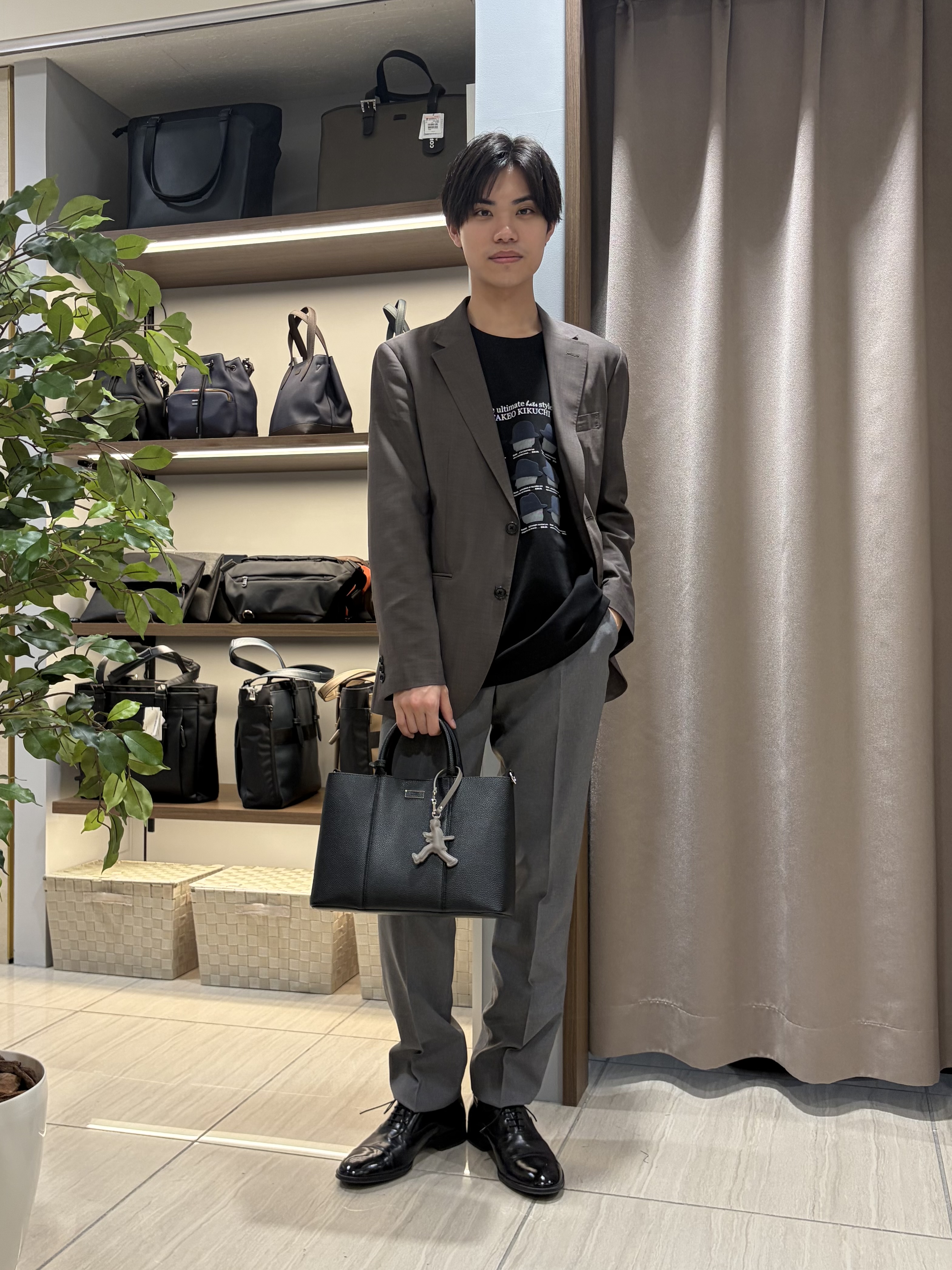 hiroさんの「TAKEO KIKUCHI｜【BOWLER HAT LABEL】トロピカルシャンブレージャケット」を使ったコーディネート