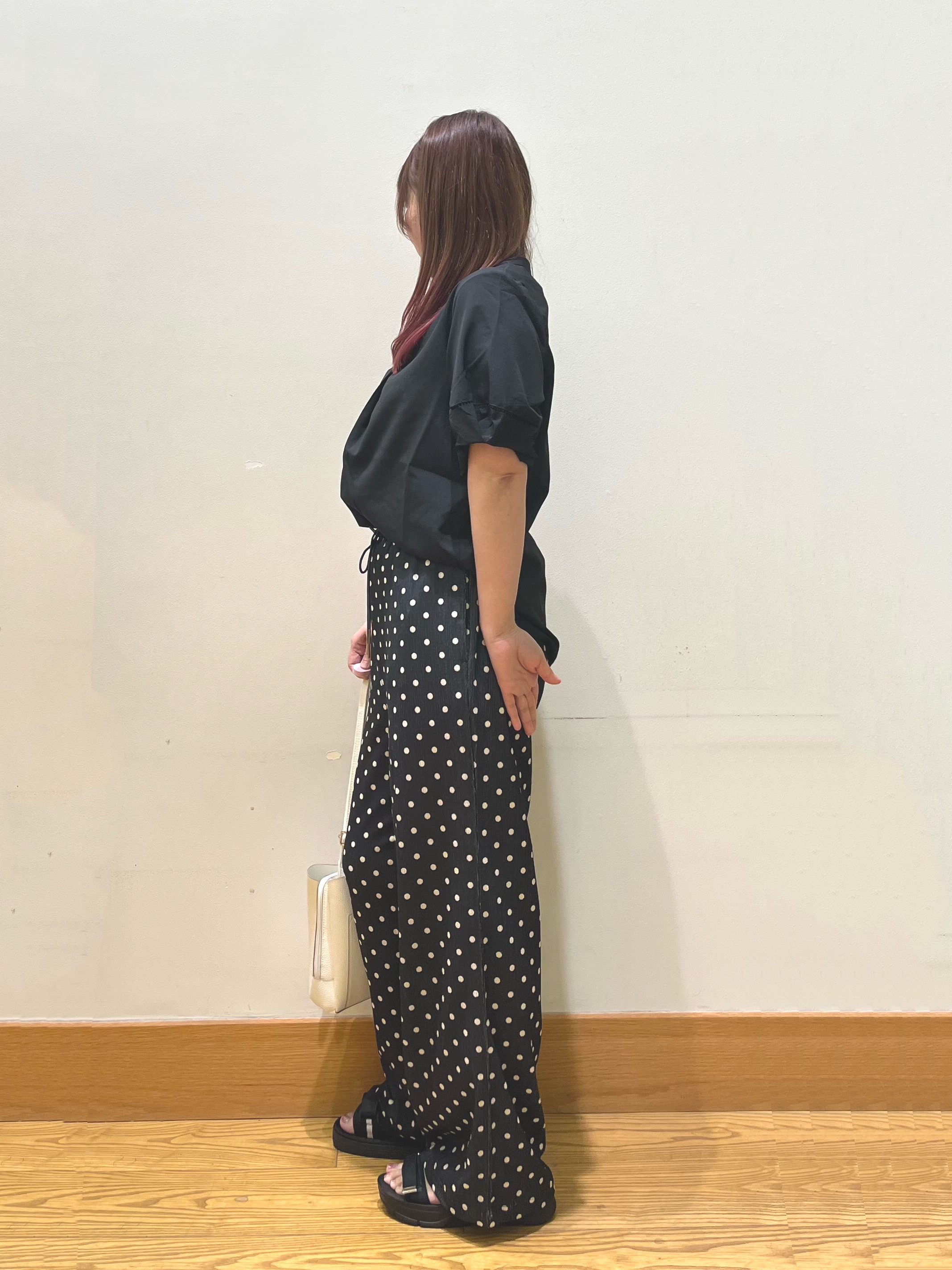 ゆっきーさんの「SHOO･LA･RUE｜【洗濯後しわになりにくい/インせずきまる】シンプルだけど女性らしい 麻調スキッパーブラウス」を使ったコーディネート