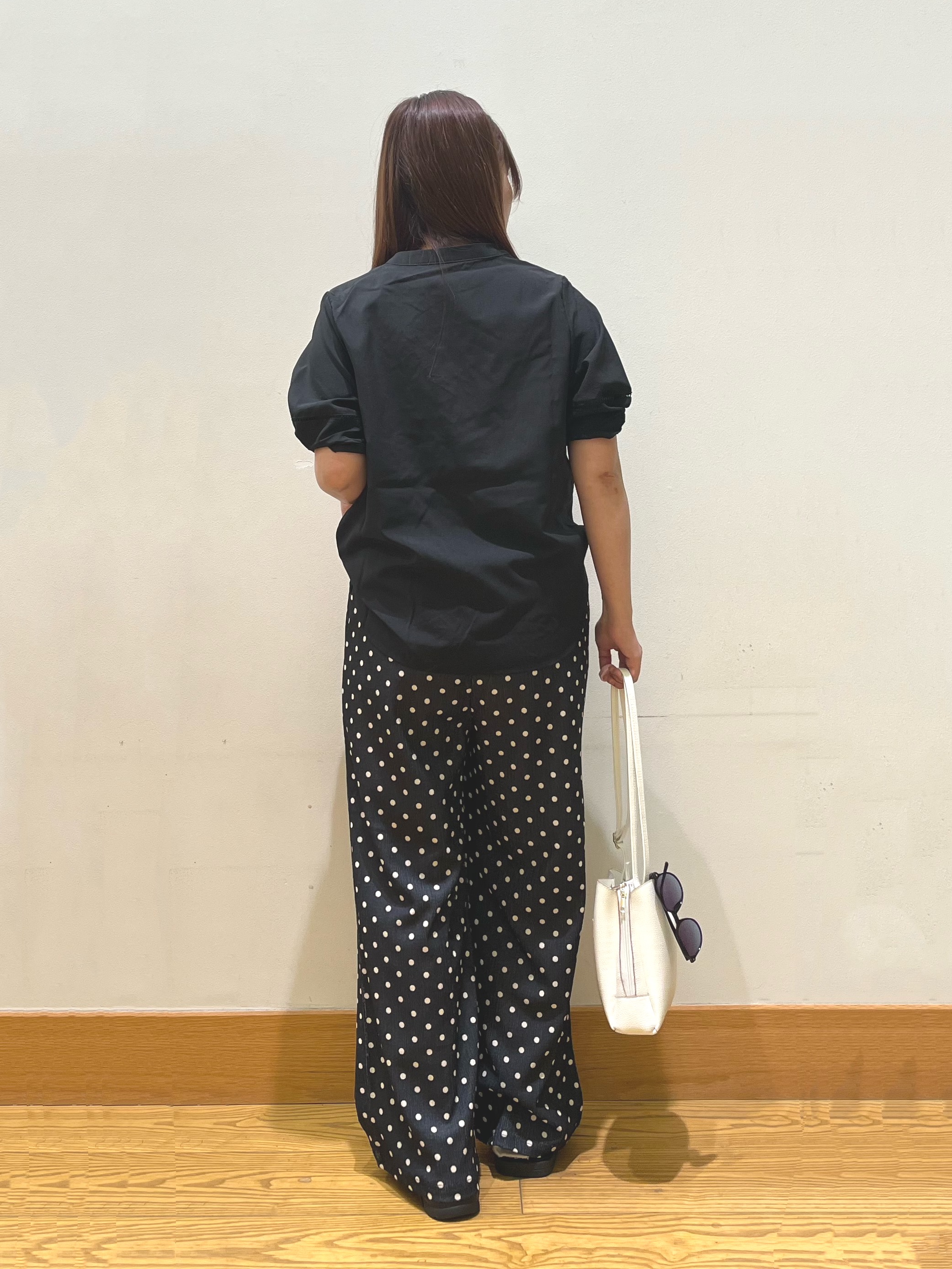 ゆっきーさんの「SHOO･LA･RUE｜【洗濯後しわになりにくい/インせずきまる】シンプルだけど女性らしい 麻調スキッパーブラウス」を使ったコーディネート