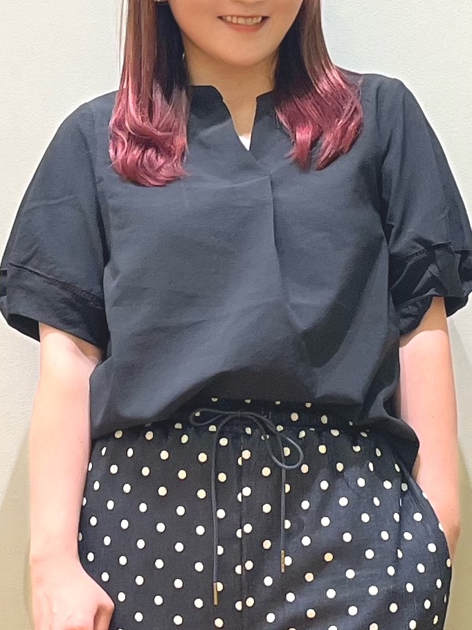 ゆっきーさんの「SHOO･LA･RUE｜【洗濯後しわになりにくい/インせずきまる】シンプルだけど女性らしい 麻調スキッパーブラウス」を使ったコーディネート
