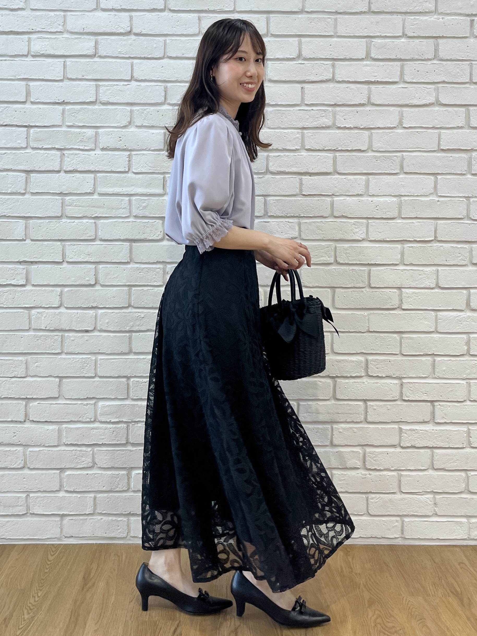 はばさんの「Couture brooch｜【大人上品・前後2WAY】エンブロレース 5分袖ブラウス【洗濯機可】」を使ったコーディネート