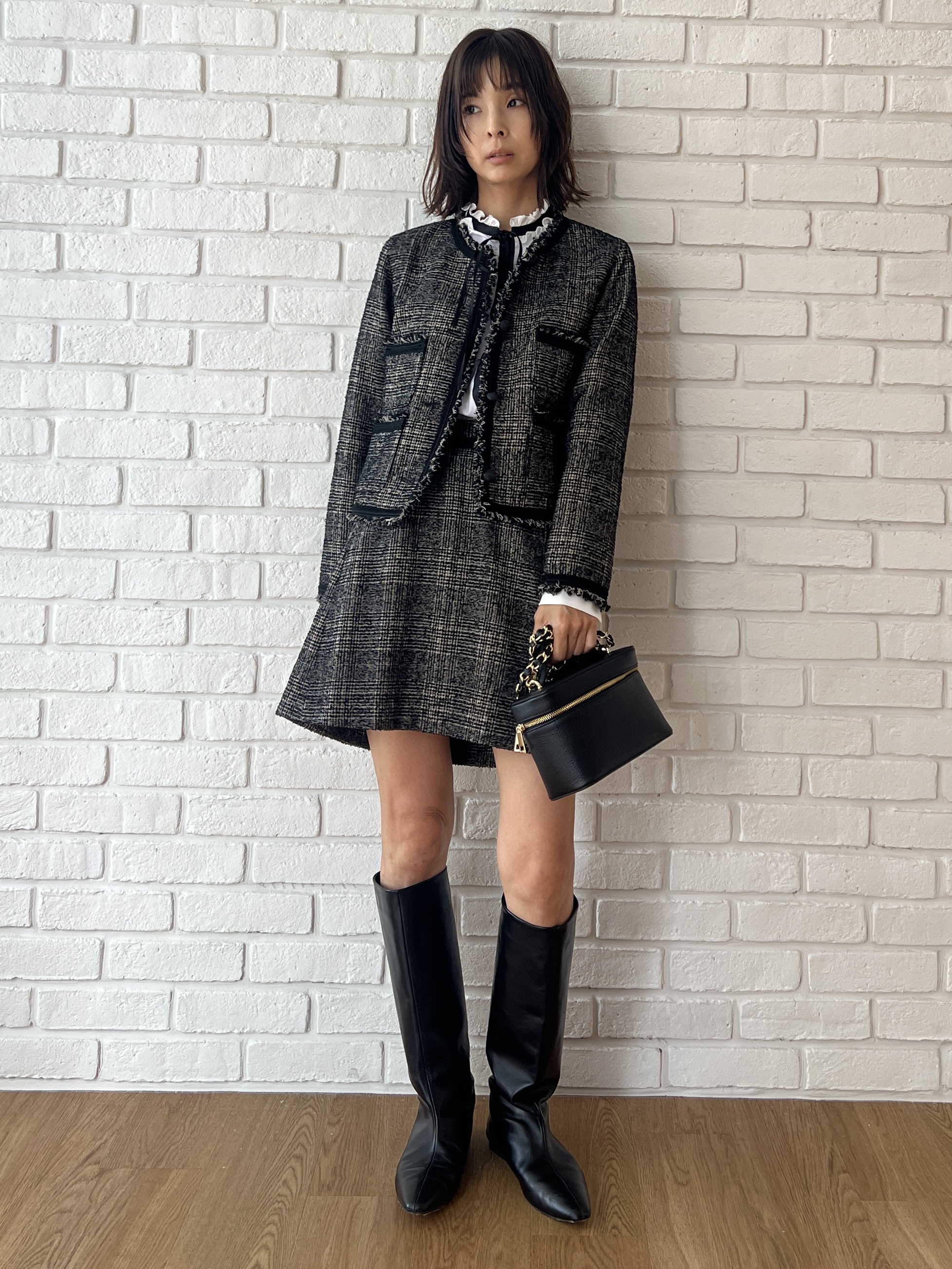 misaさんの「DRESSTERIOR｜◆MILOS（ミロス）チェーン付きバニティバッグ」を使ったコーディネート
