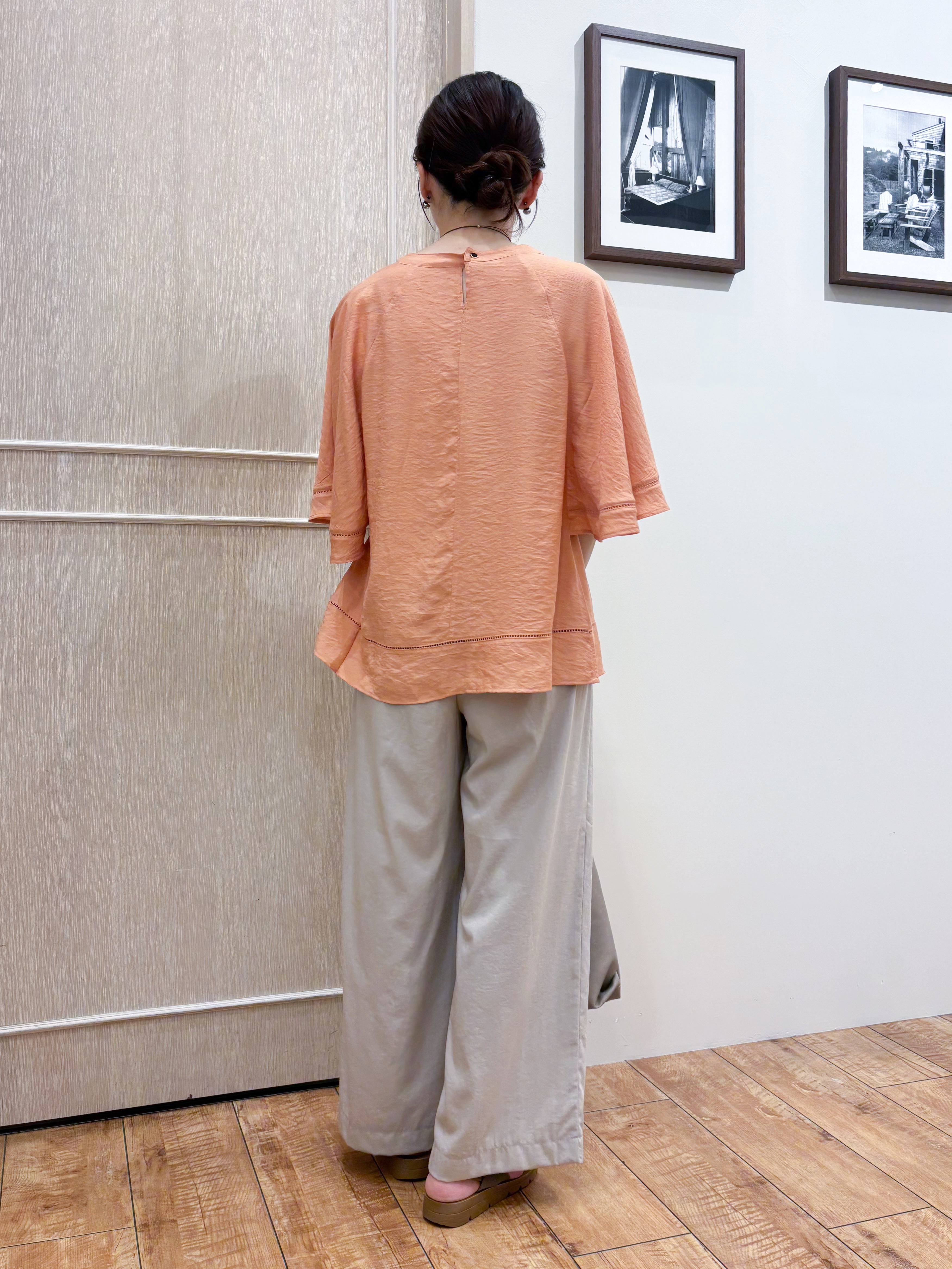 なみさんの「SHOO･LA･RUE｜【S-LL/洗濯機可/体型カバー】はしごレースがポイント スラブポンチョ風ブラウス」を使ったコーディネート