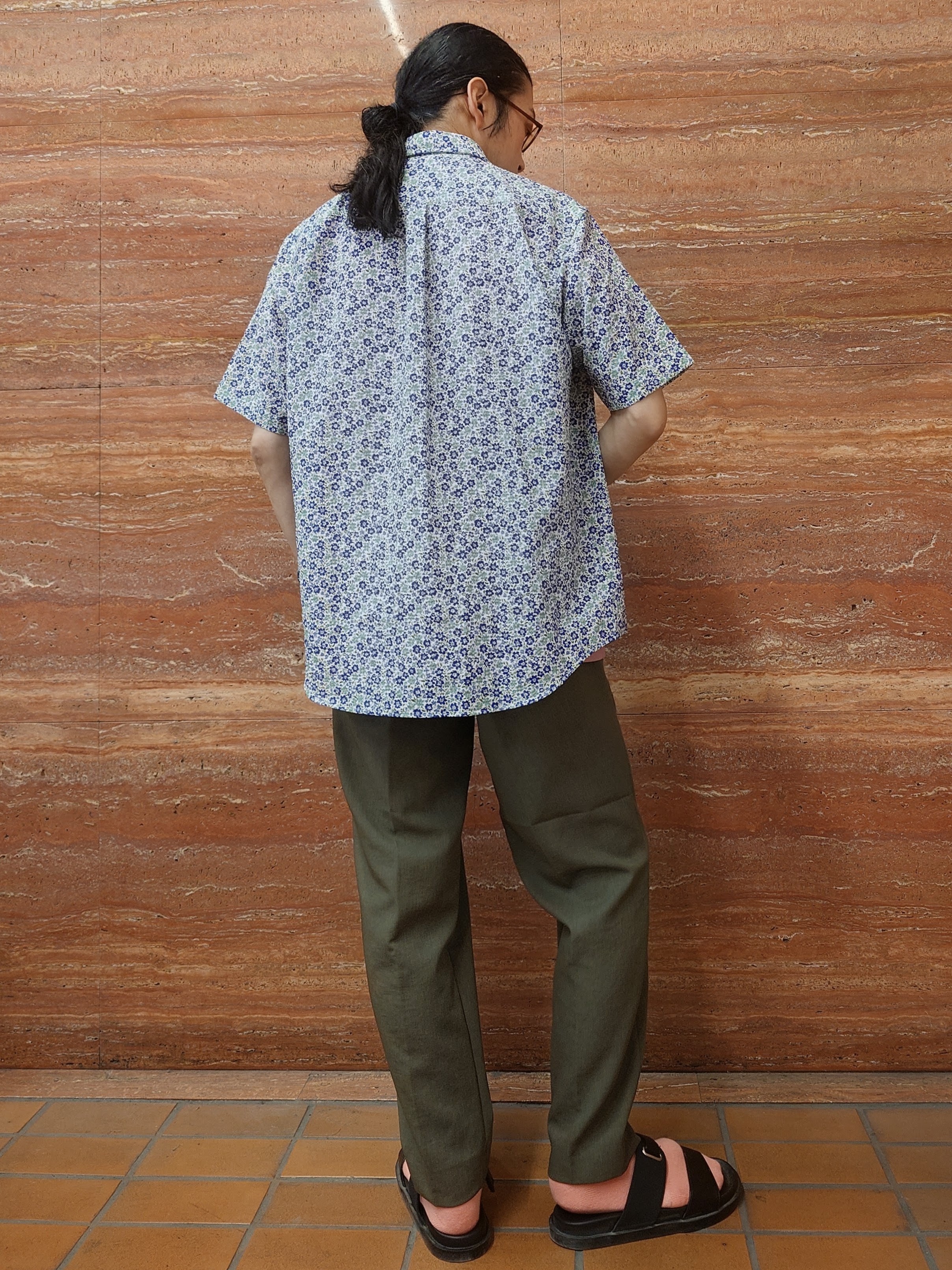 かしげるさんの「TAKEO KIKUCHI｜リップル小花シャツ」を使ったコーディネート
