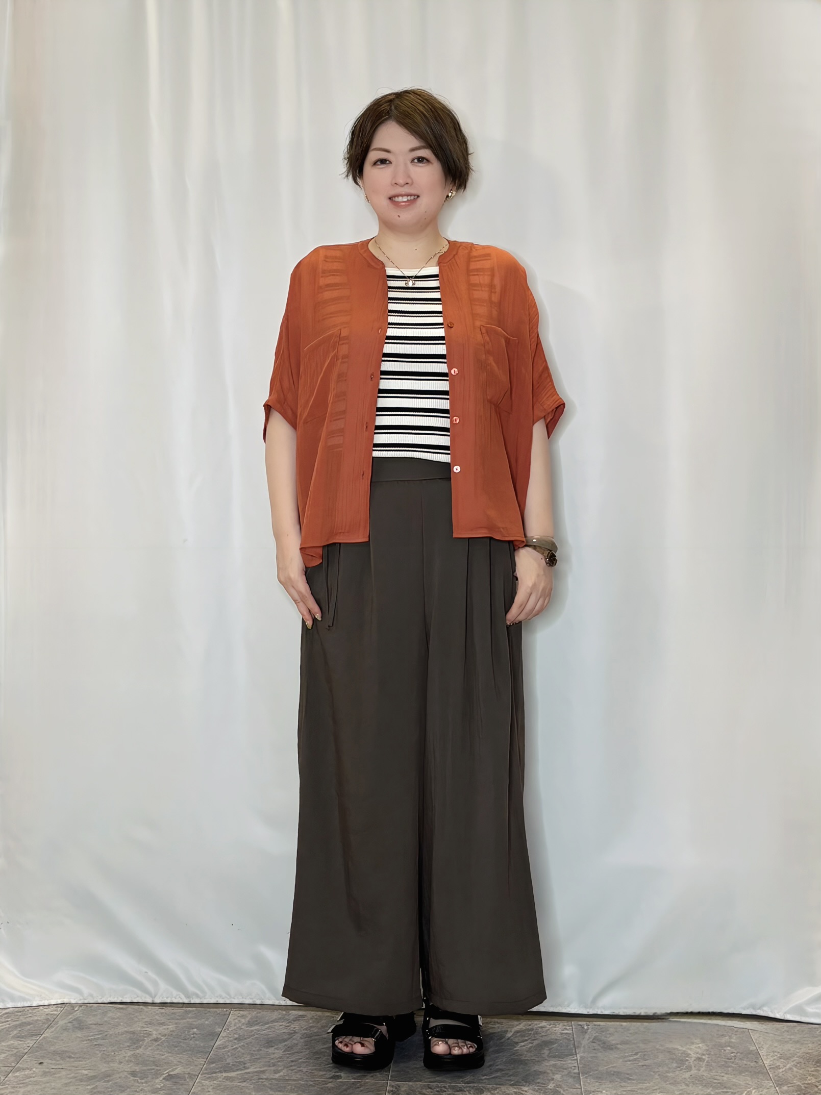 たみさんの「SHOO･LA･RUE｜【洗濯機可/選べる6色】程よいシアー感が涼し気 ゆったりワッシャードルマンブラウス」を使ったコーディネート