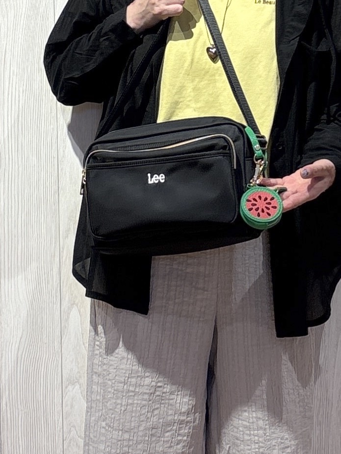 わかさんの「SHOO･LA･RUE｜【洗濯機可/体型カバー】程よい透け感の ゆるシア―シャツパーカ」を使ったコーディネート