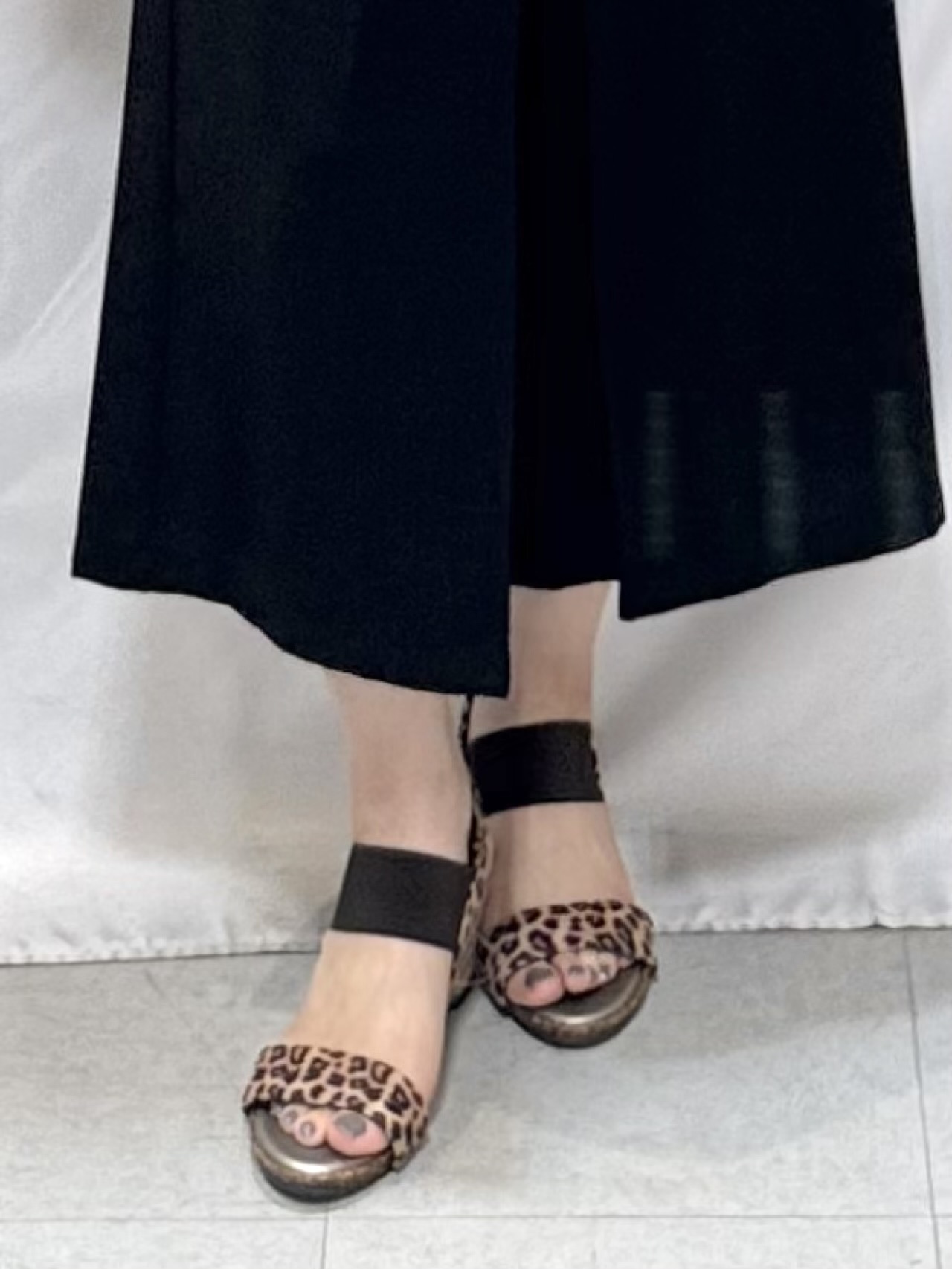 𝐇𝐢𝐫𝐨𝐦𝐢さんの「SHOO･LA･RUE｜【洗濯後しわになりにくい/インせずきまる】シンプルだけど女性らしい 麻調スキッパーブラウス」を使ったコーディネート