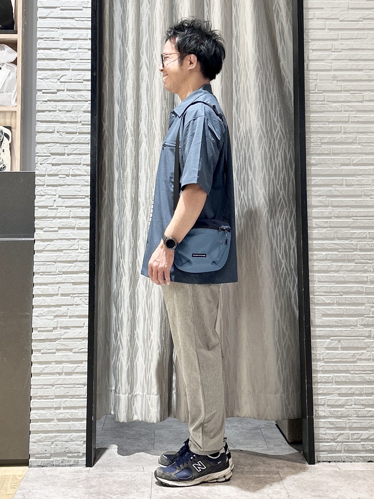 KENJI Iさんの「THE SHOP TK｜【吸水速乾／防シワ／マシンウォッシャブル】ハイドロクール 半袖シャツ」を使ったコーディネート