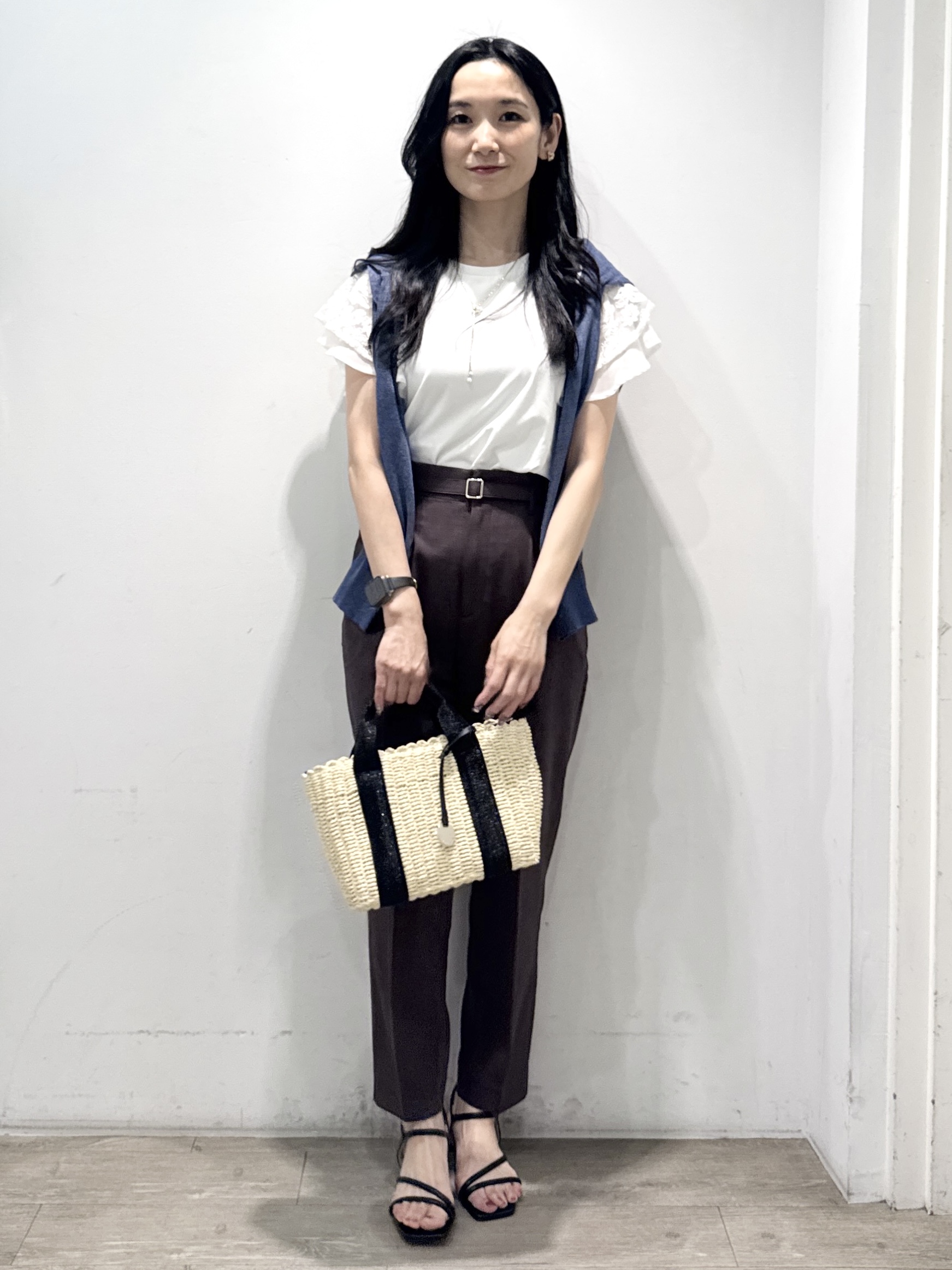 yuicciさんの「OPAQUE.CLIP｜【接触冷感／UV】レースフレアスリーブトップス《洗濯機OK》」を使ったコーディネート