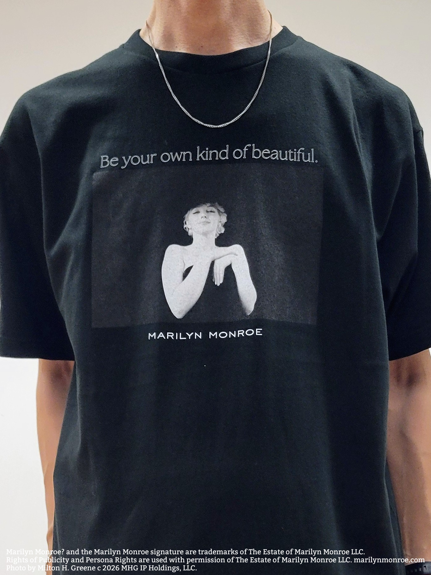 piroyaさんの「TAKEO KIKUCHI｜【別注】マリリン・モンロー/フォトTシャツ」を使ったコーディネート
