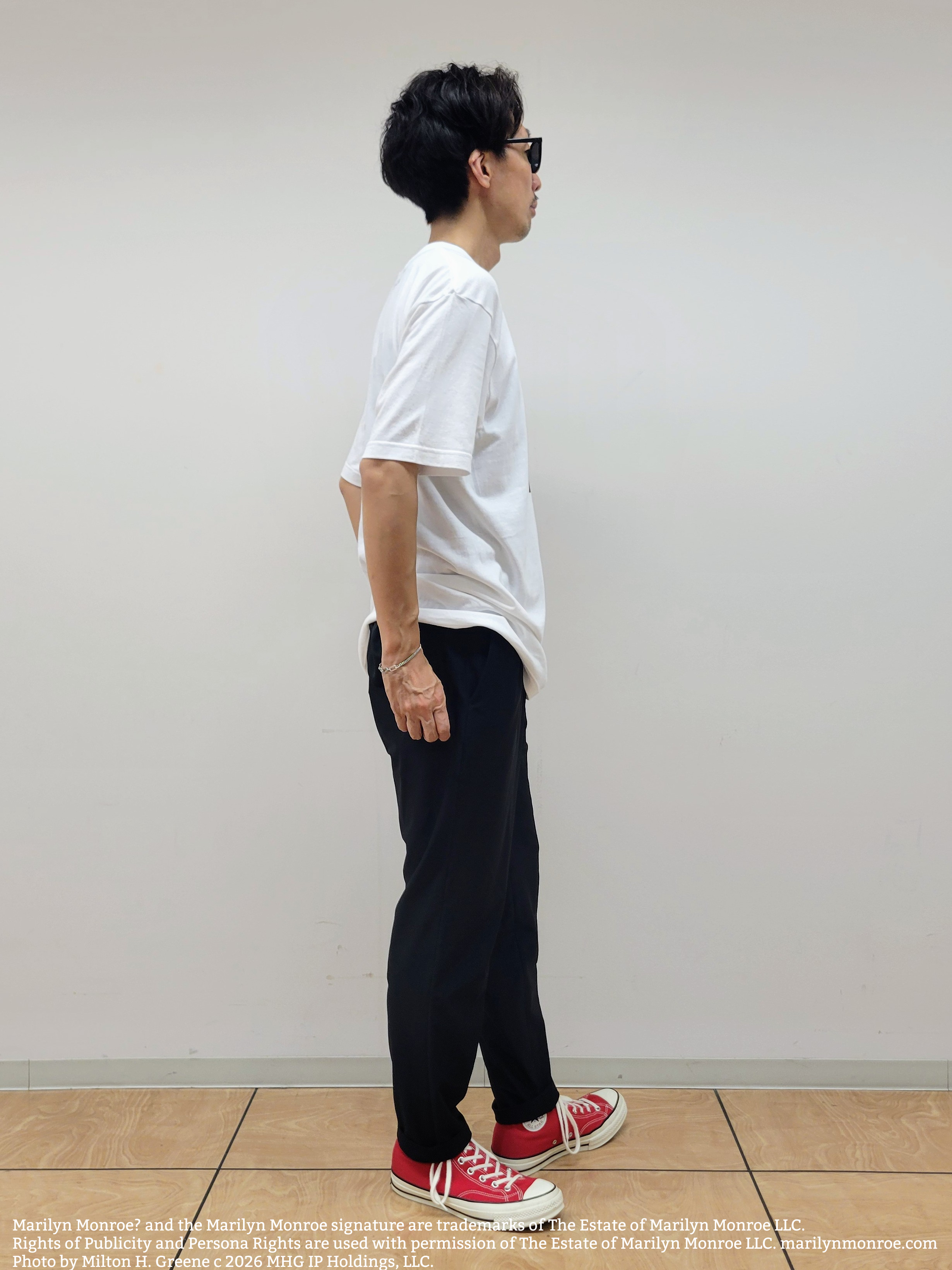 piroyaさんの「TAKEO KIKUCHI｜【別注】マリリン・モンロー/フォトTシャツ」を使ったコーディネート