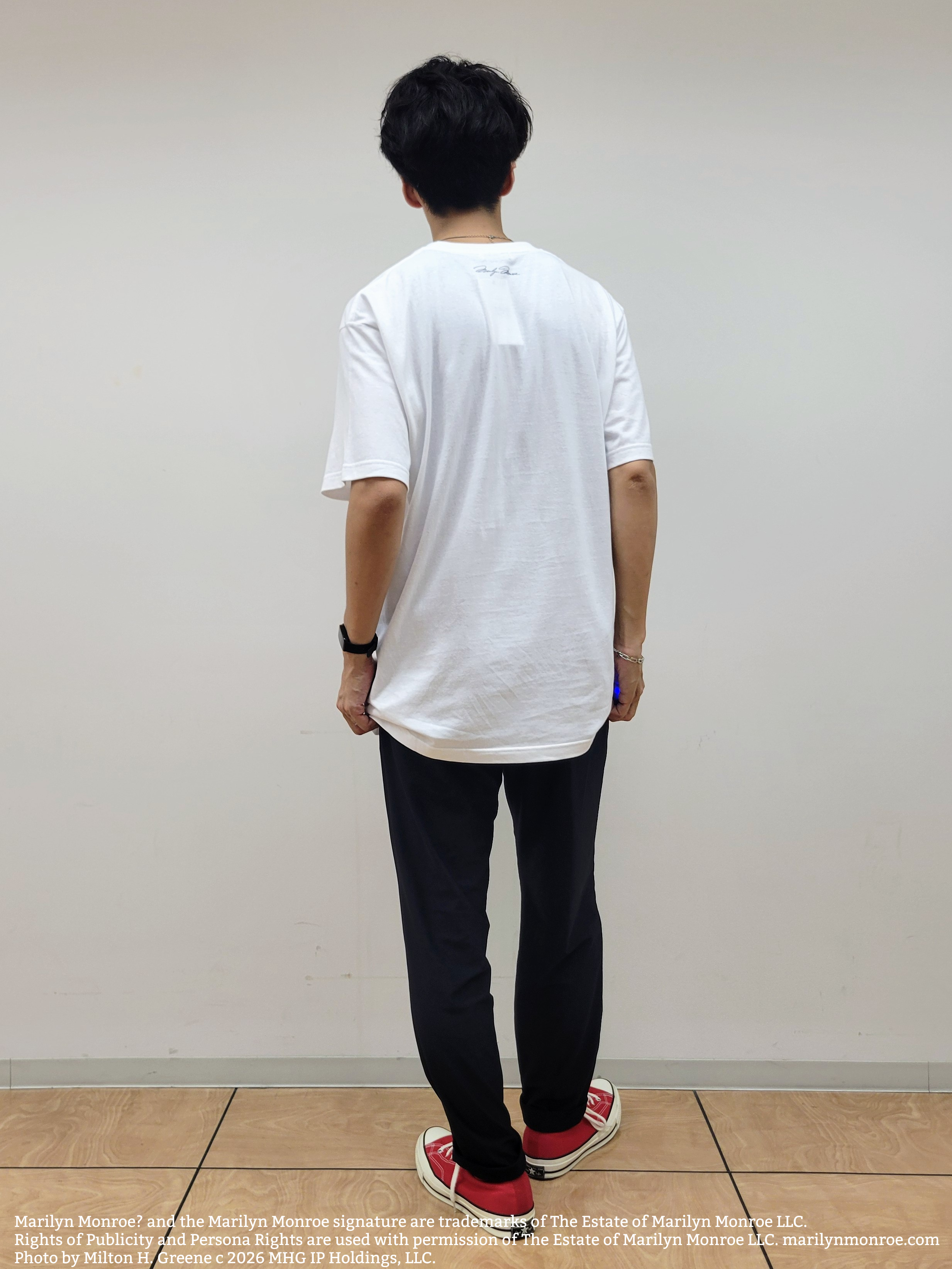 piroyaさんの「TAKEO KIKUCHI｜【別注】マリリン・モンロー/フォトTシャツ」を使ったコーディネート