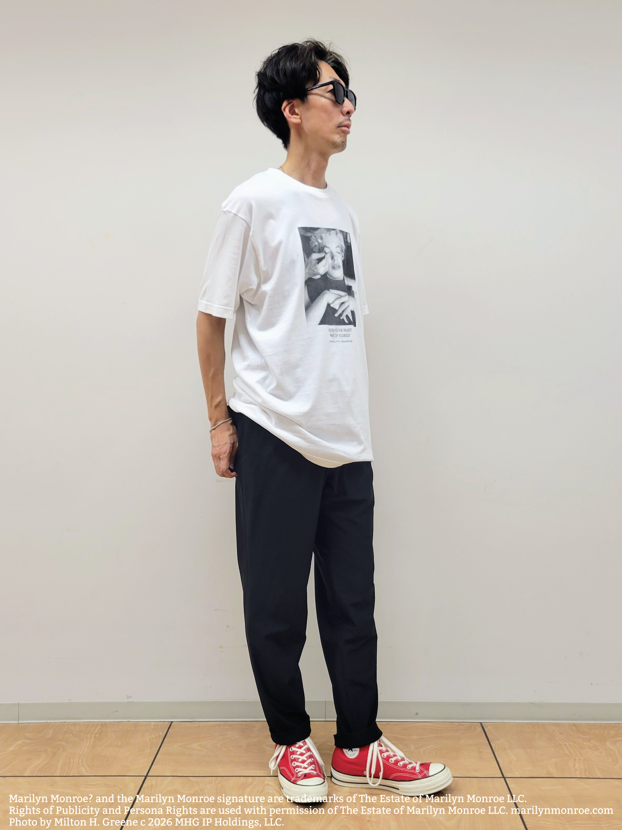piroyaさんの「TAKEO KIKUCHI｜【別注】マリリン・モンロー/フォトTシャツ」を使ったコーディネート