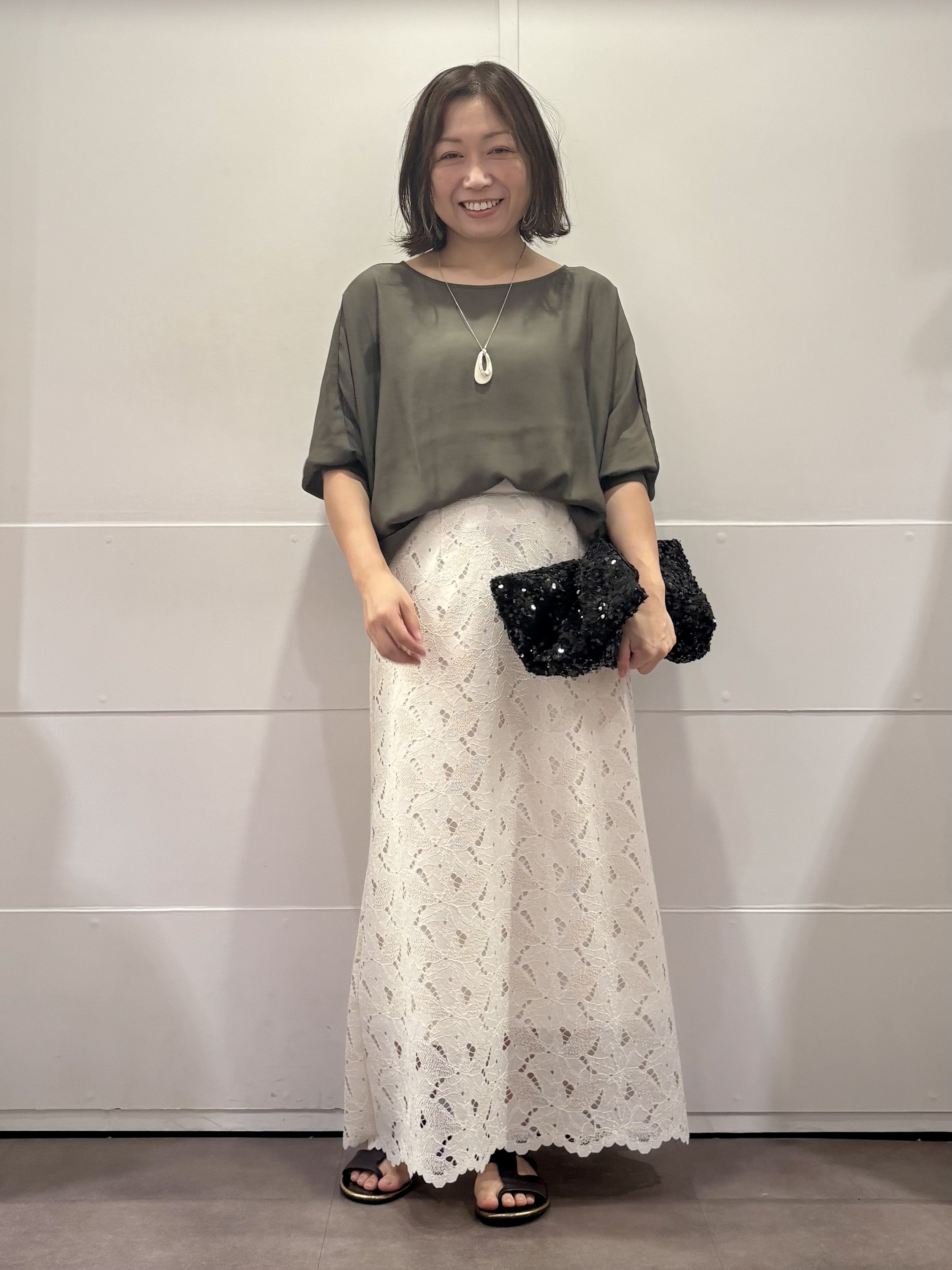 TOKOさんの「UNTITLED｜◆【体型カバー/きれいめ】ドルマンスリーブラウンドプルオーバー」を使ったコーディネート