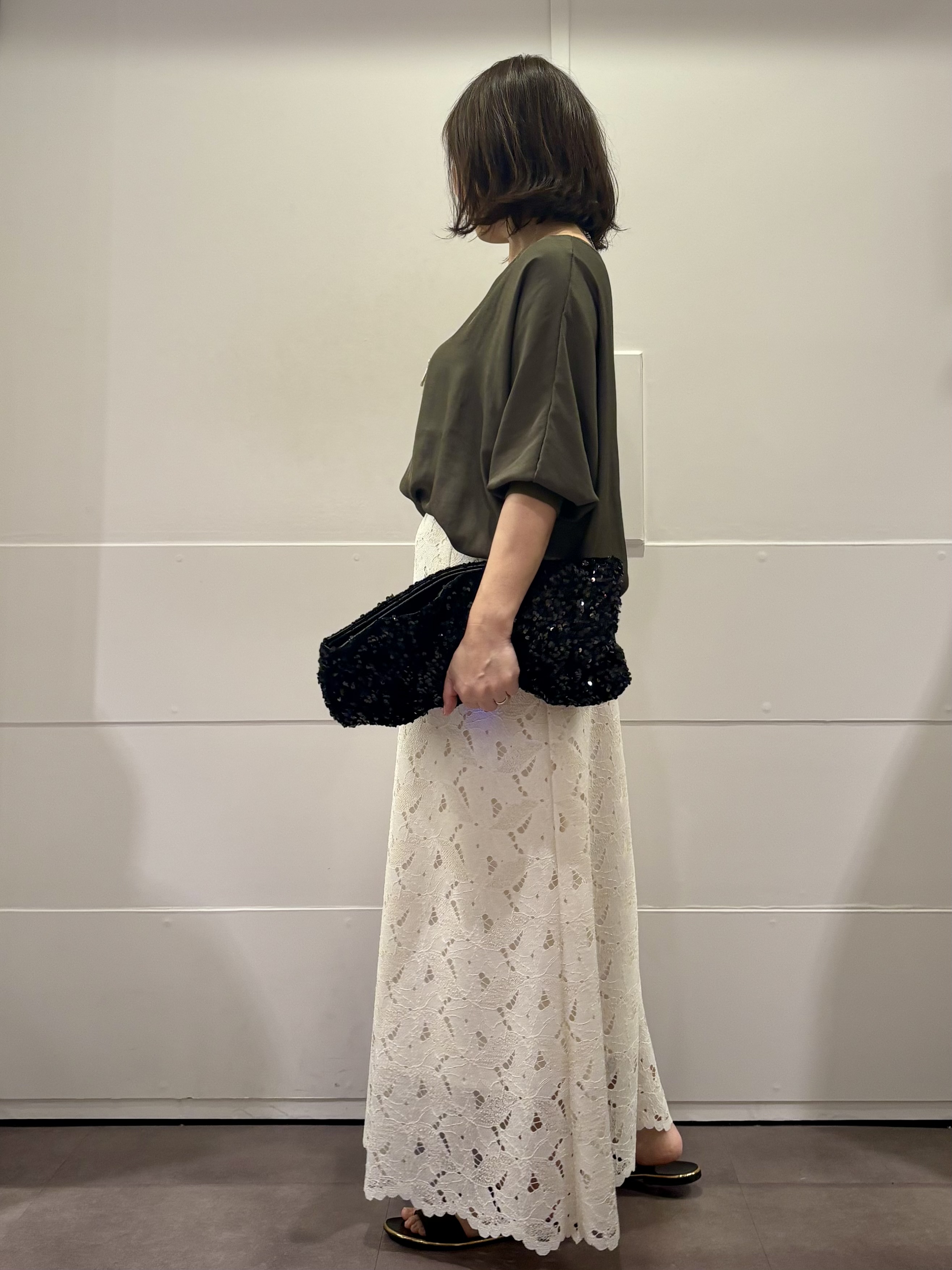 TOKOさんの「UNTITLED｜◆【体型カバー/きれいめ】ドルマンスリーブラウンドプルオーバー」を使ったコーディネート