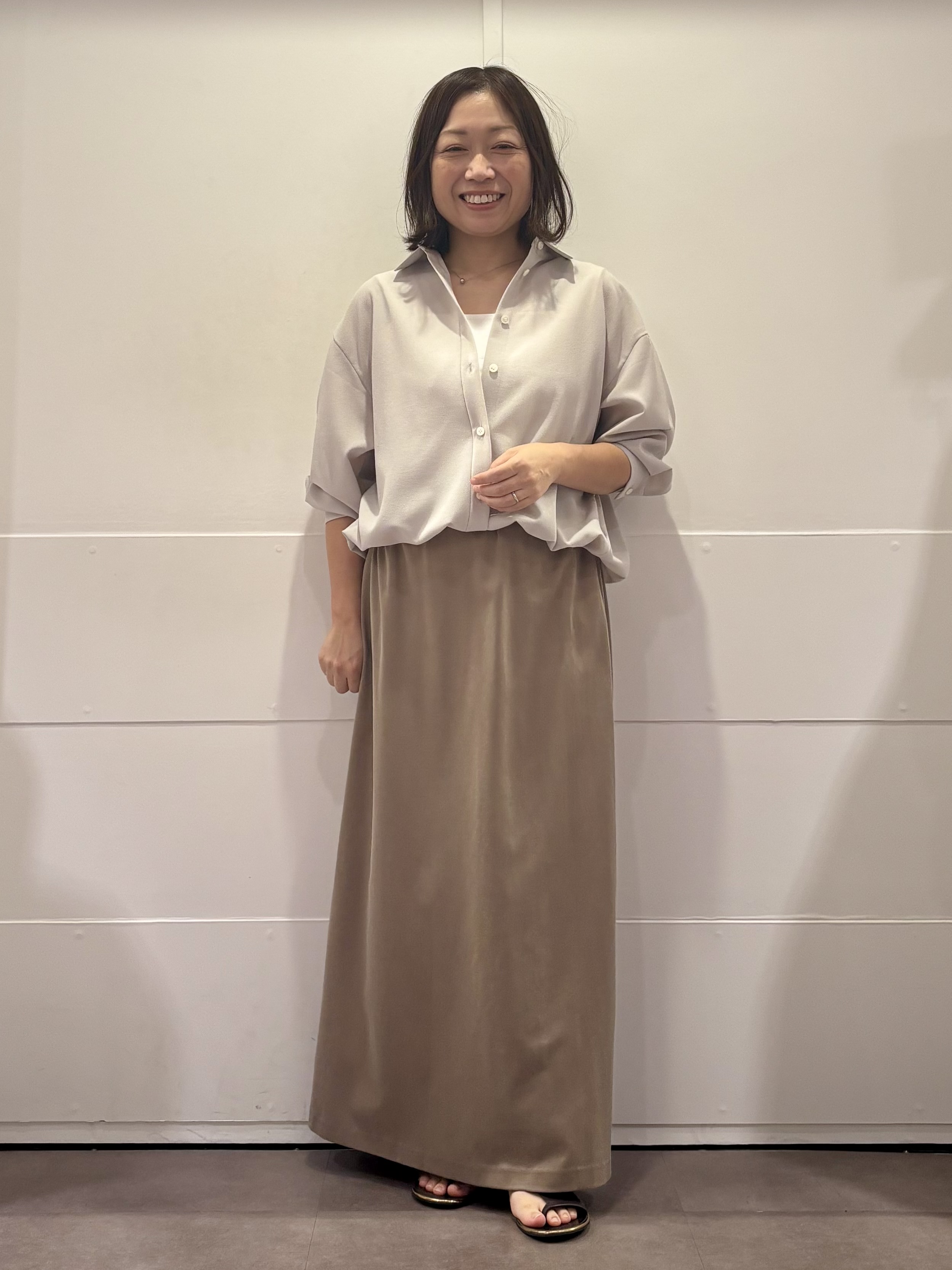 TOKOさんの「UNTITLED｜【秋羽織り/セットアップ可/UVカット】エアリークールドロストシャツ」を使ったコーディネート