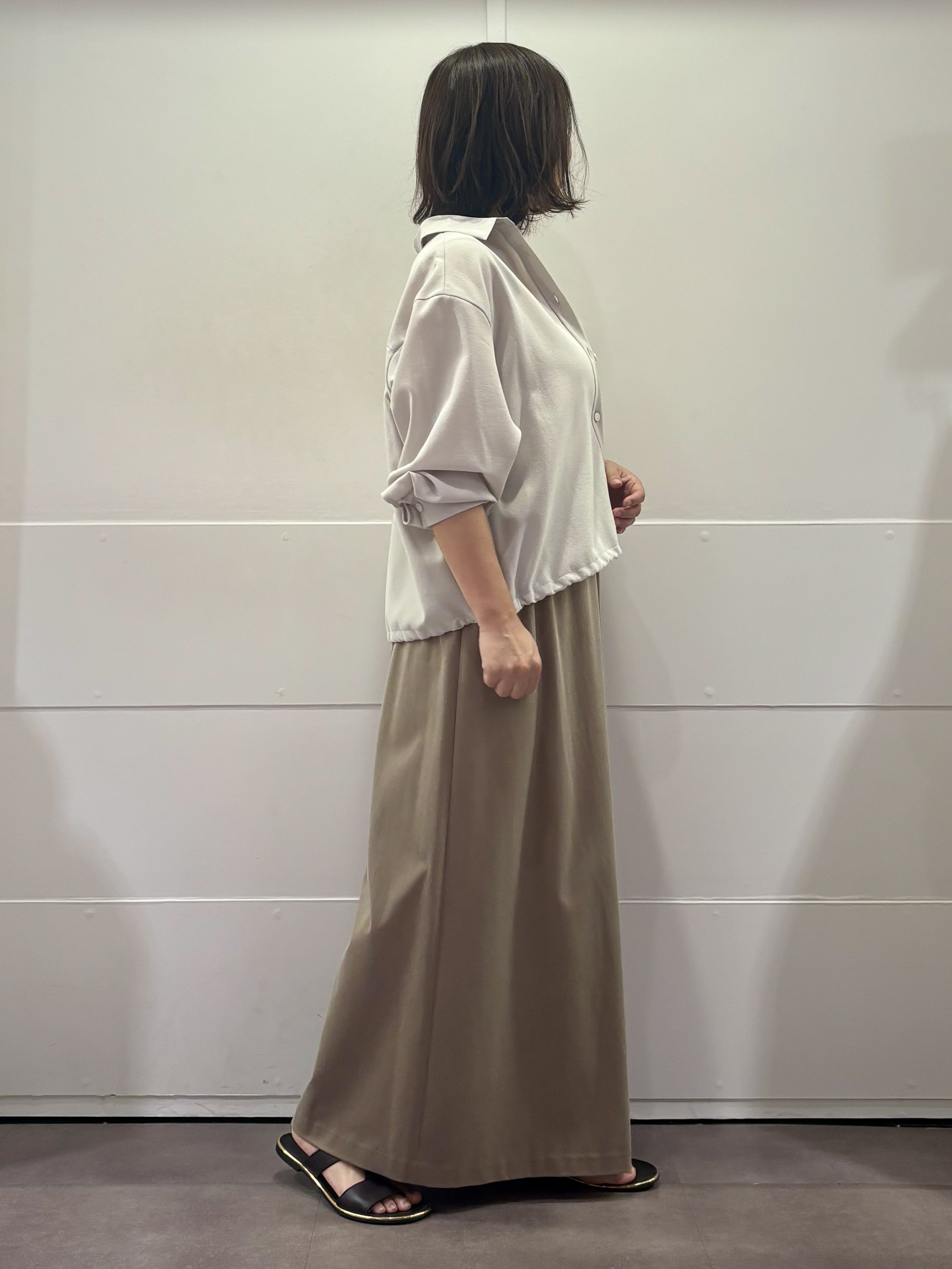 TOKOさんの「UNTITLED｜【秋羽織り/セットアップ可/UVカット】エアリークールドロストシャツ」を使ったコーディネート