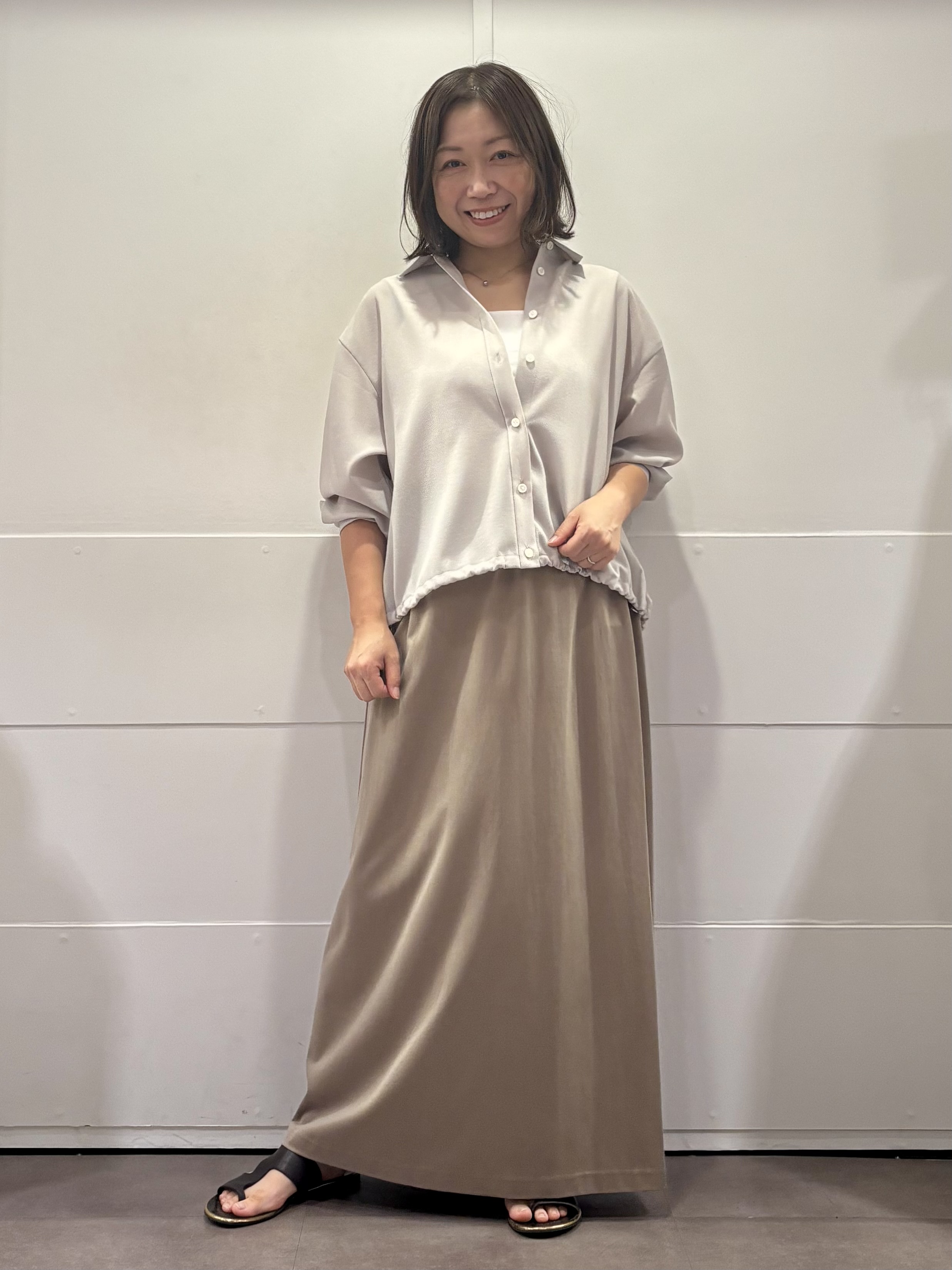 TOKOさんの「UNTITLED｜【秋羽織り/セットアップ可/UVカット】エアリークールドロストシャツ」を使ったコーディネート