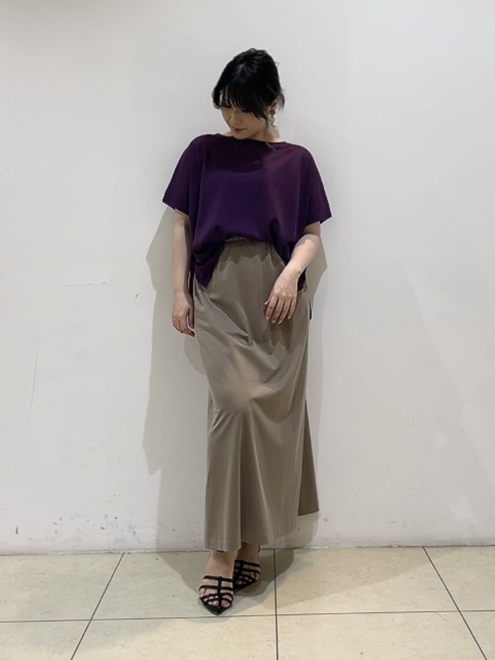 watanabeさんの「UNTITLED｜【アンサンブル可/品のある透け感】Tシャツ風ニットトップス」を使ったコーディネート