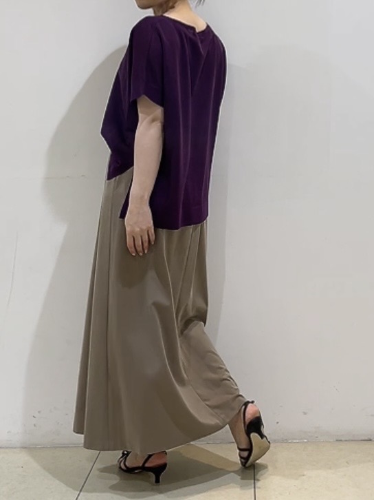 watanabeさんの「UNTITLED｜【アンサンブル可/品のある透け感】Tシャツ風ニットトップス」を使ったコーディネート