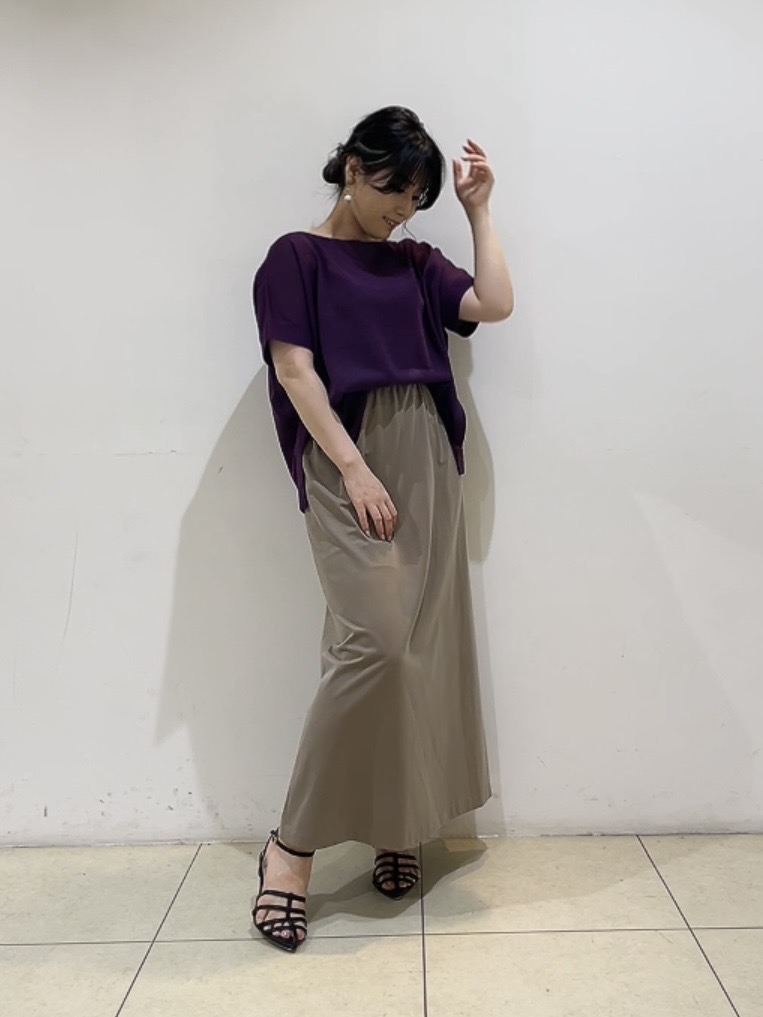 watanabeさんの「UNTITLED｜【アンサンブル可/品のある透け感】Tシャツ風ニットトップス」を使ったコーディネート