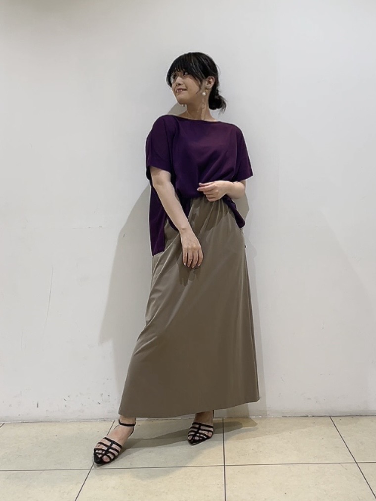 watanabeさんの「UNTITLED｜【アンサンブル可/品のある透け感】Tシャツ風ニットトップス」を使ったコーディネート