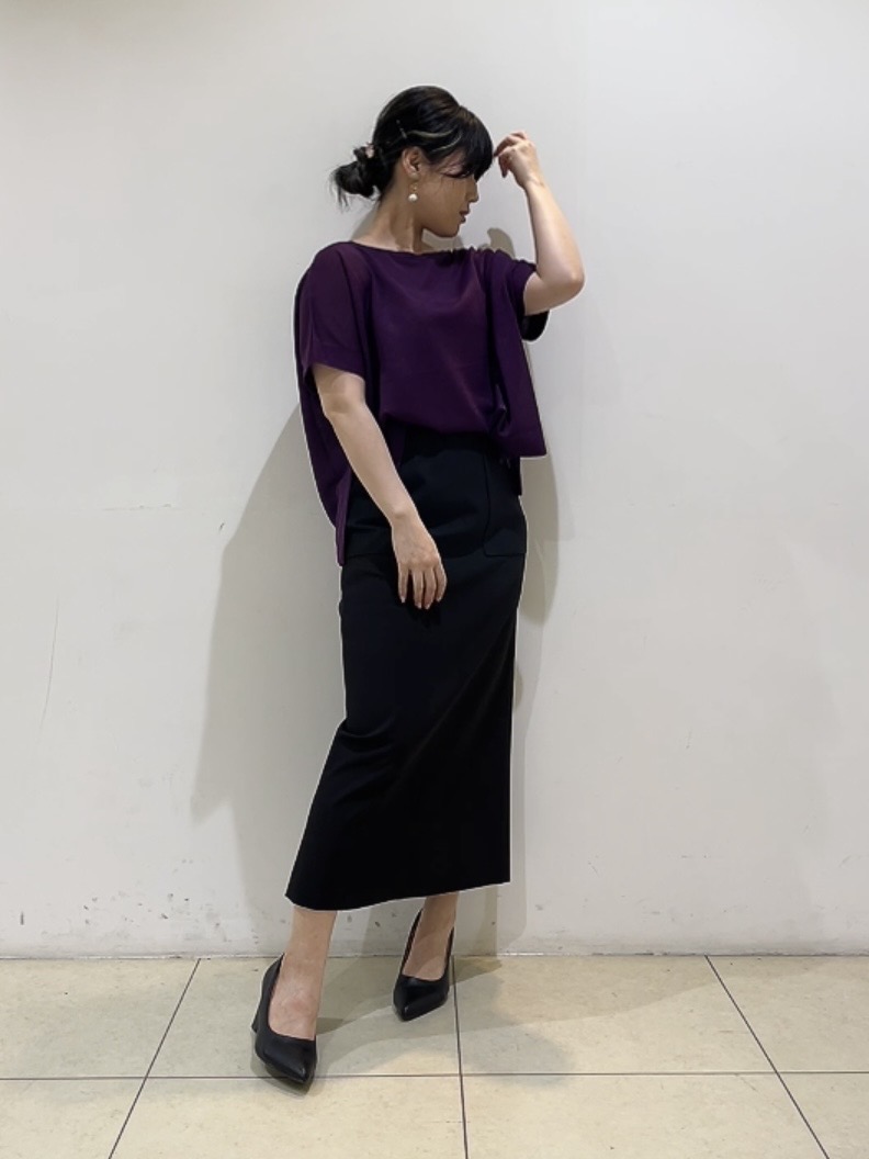 watanabeさんの「UNTITLED｜【アンサンブル可/品のある透け感】Tシャツ風ニットトップス」を使ったコーディネート