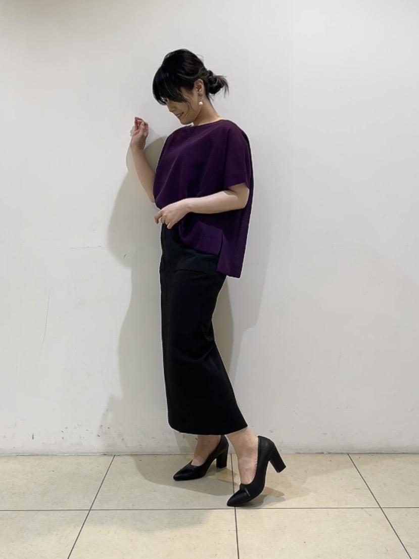 watanabeさんの「UNTITLED｜【アンサンブル可/品のある透け感】Tシャツ風ニットトップス」を使ったコーディネート