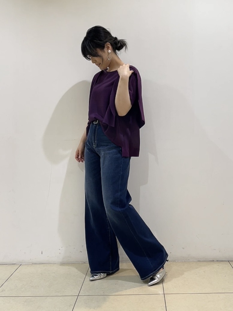 watanabeさんの「UNTITLED｜【アンサンブル可/品のある透け感】Tシャツ風ニットトップス」を使ったコーディネート
