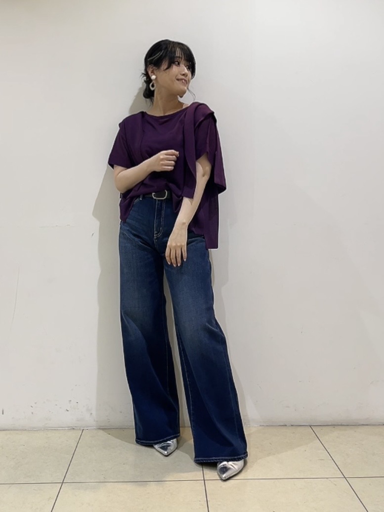 watanabeさんの「UNTITLED｜【アンサンブル可/品のある透け感】Tシャツ風ニットトップス」を使ったコーディネート