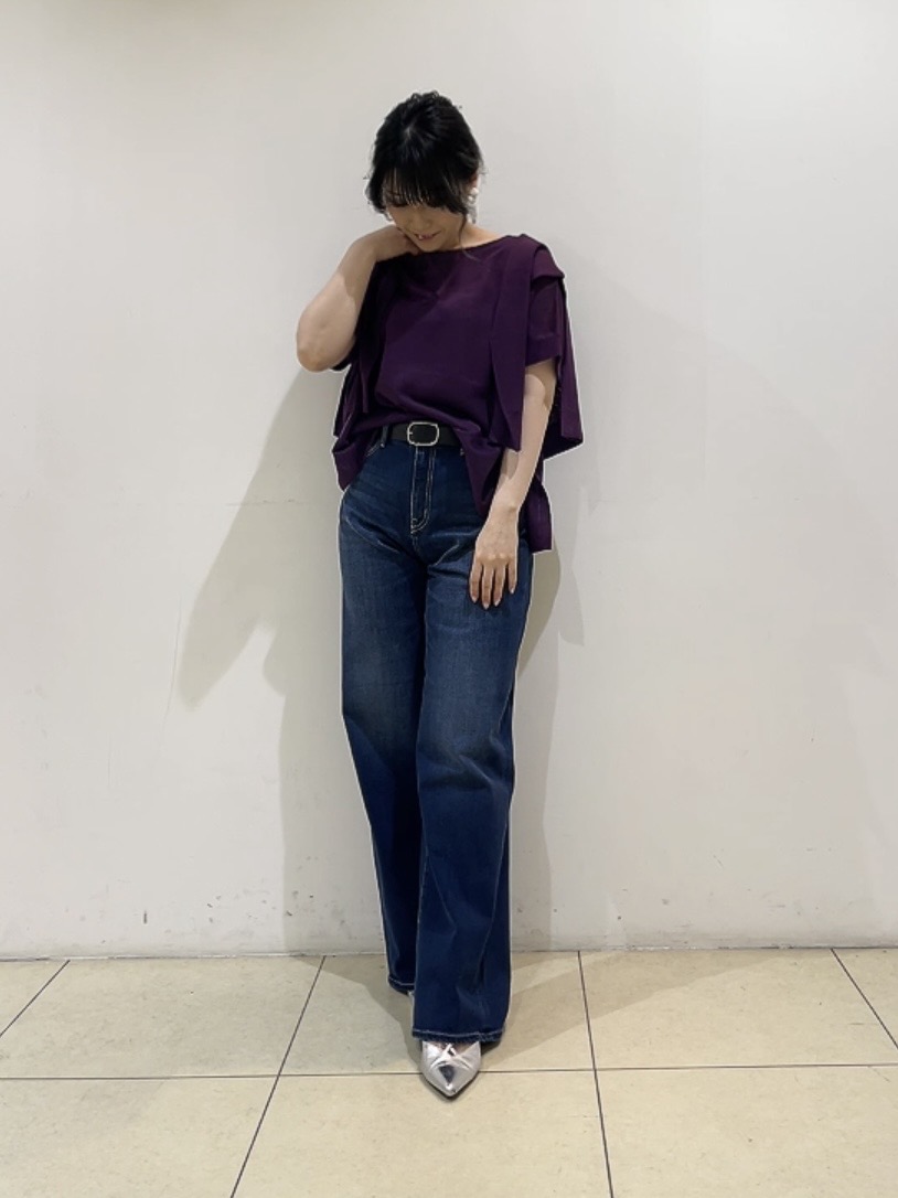 watanabeさんの「UNTITLED｜【アンサンブル可/品のある透け感】Tシャツ風ニットトップス」を使ったコーディネート