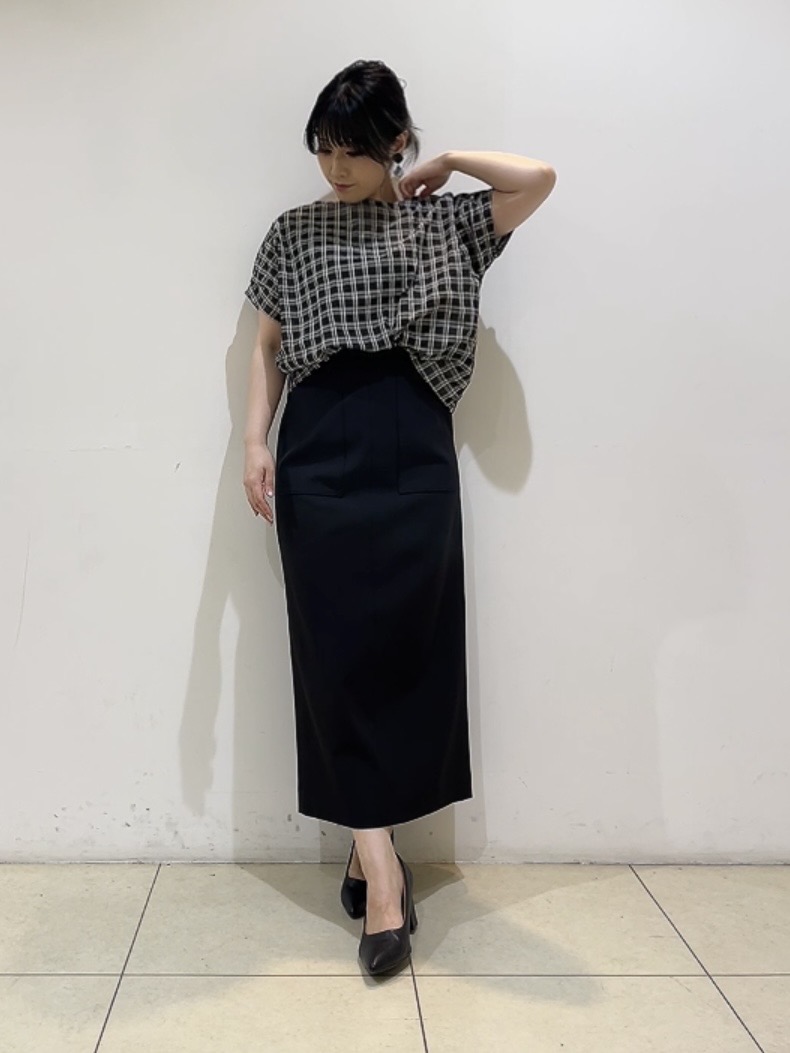 watanabeさんの「UNTITLED｜【秋めきシャツ/体型カバー】シアーチェックブラウス」を使ったコーディネート