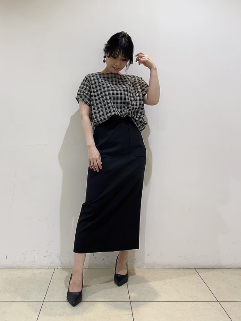 watanabeさんの「UNTITLED｜【秋めきシャツ/体型カバー】シアーチェックブラウス」を使ったコーディネート