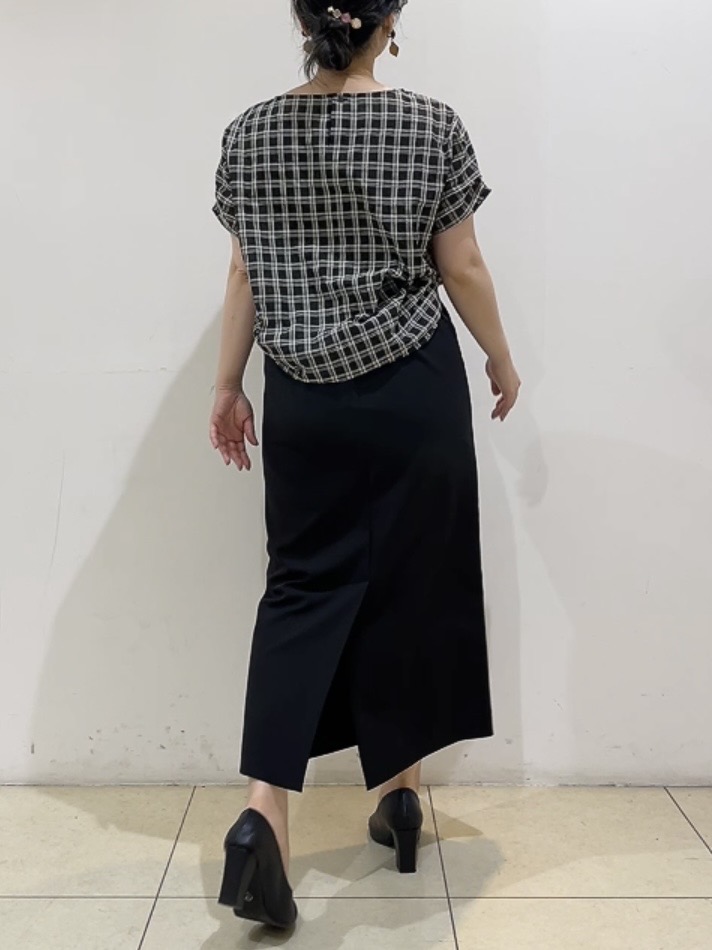 watanabeさんの「UNTITLED｜【秋めきシャツ/体型カバー】シアーチェックブラウス」を使ったコーディネート